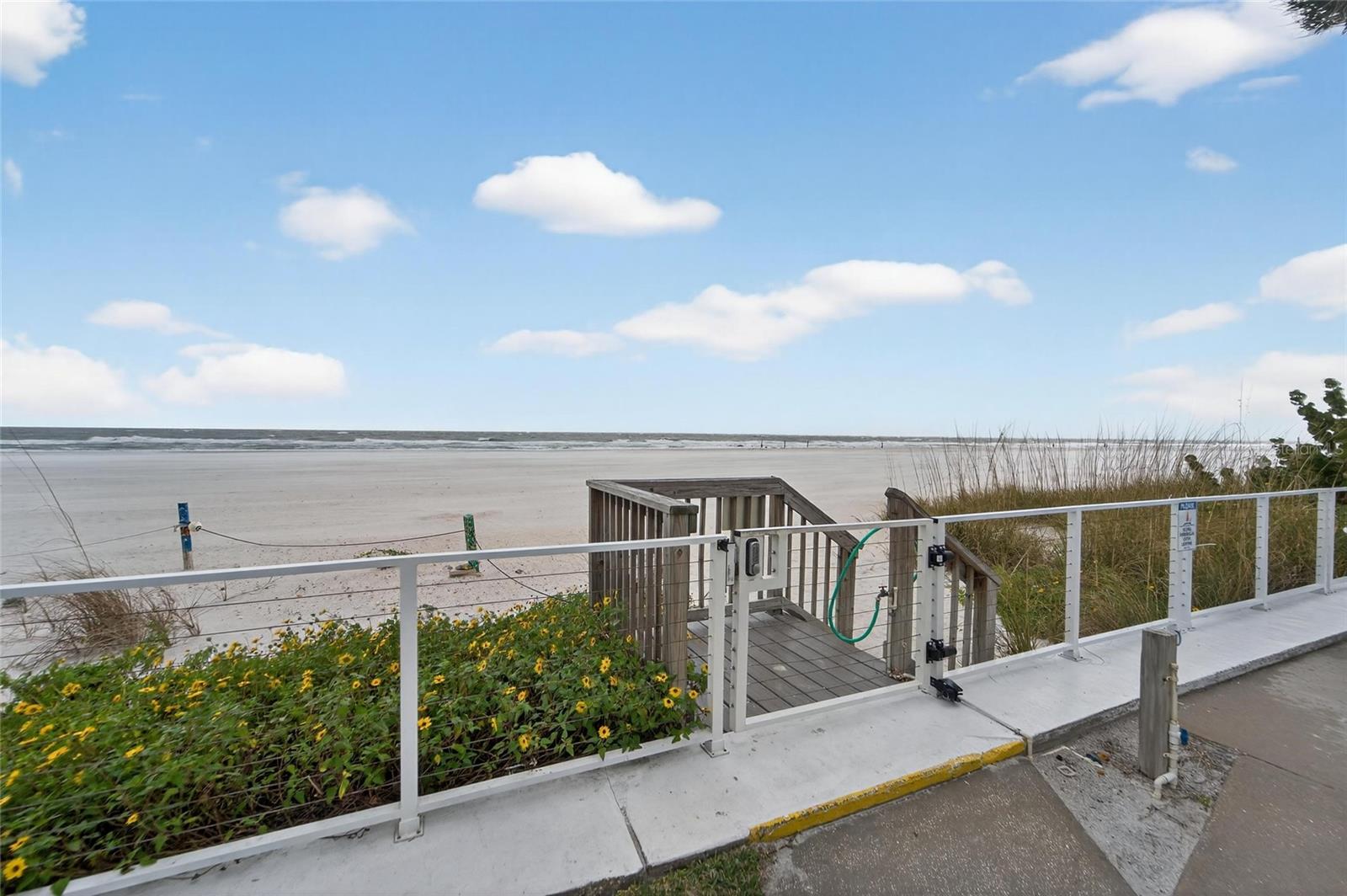 SUNSET REEF - Residential
