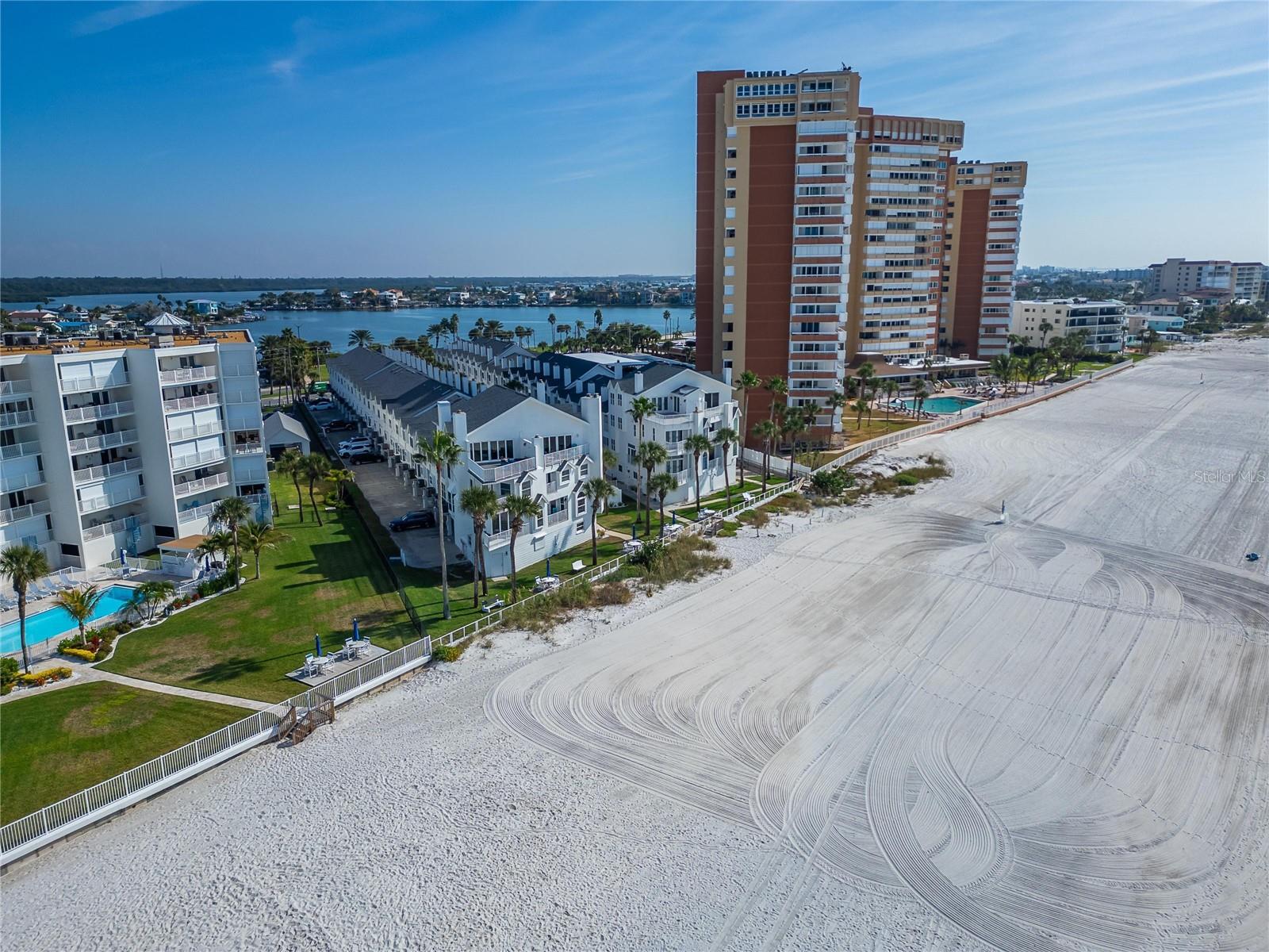 SUNSET REEF - Residential