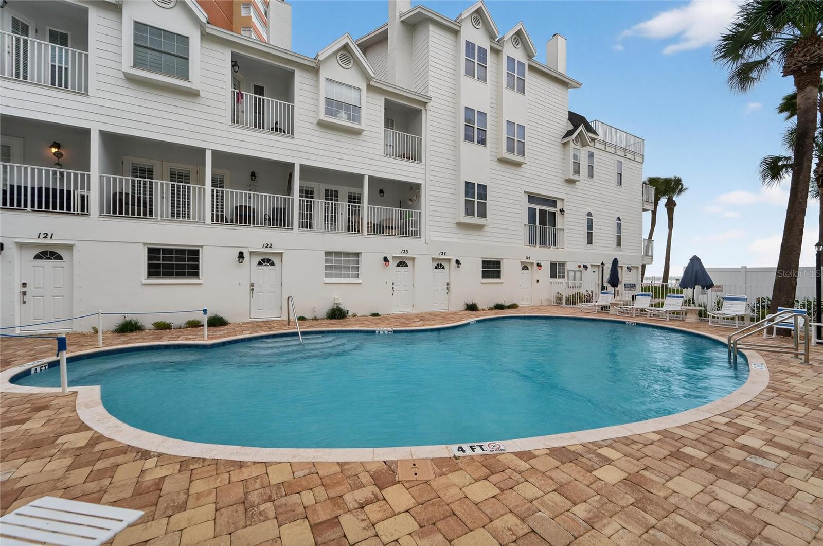 SUNSET REEF - Residential