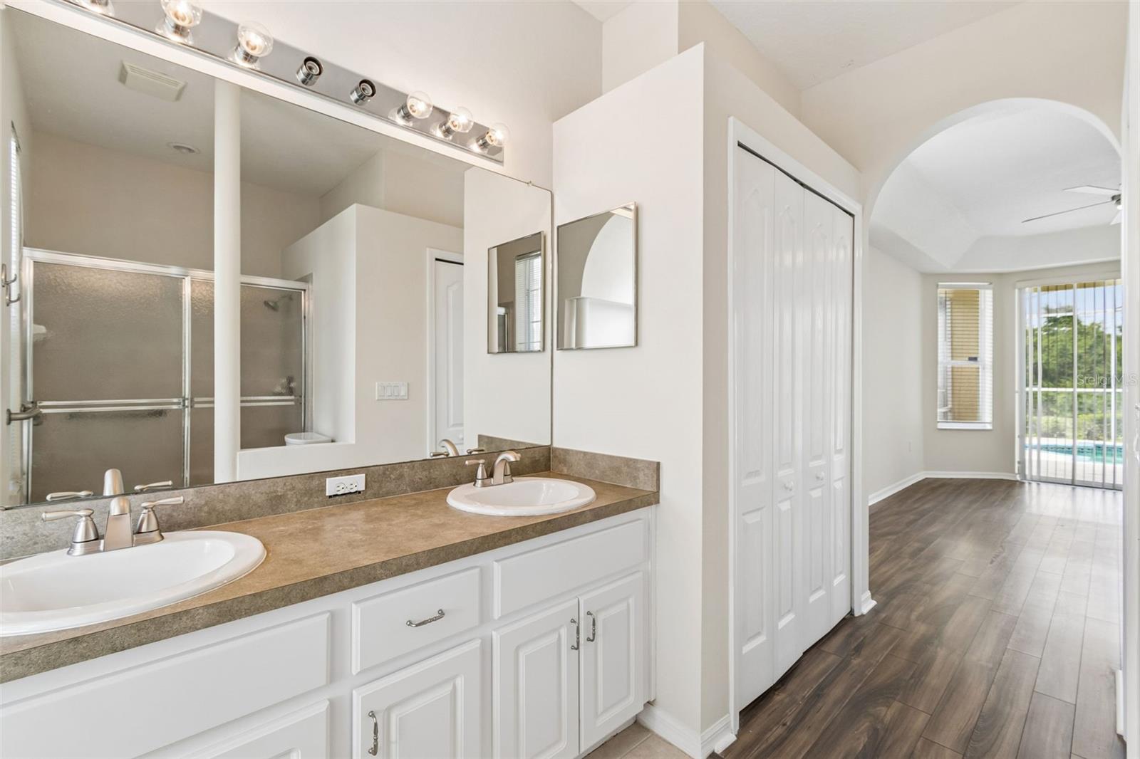 INDIAN LAKES - Residential