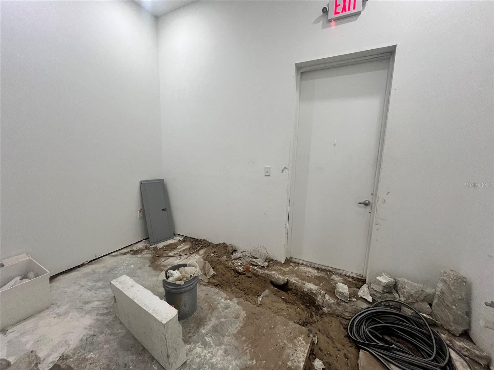BLOUNT & WHITLEDGE SUB - Commercial Lease