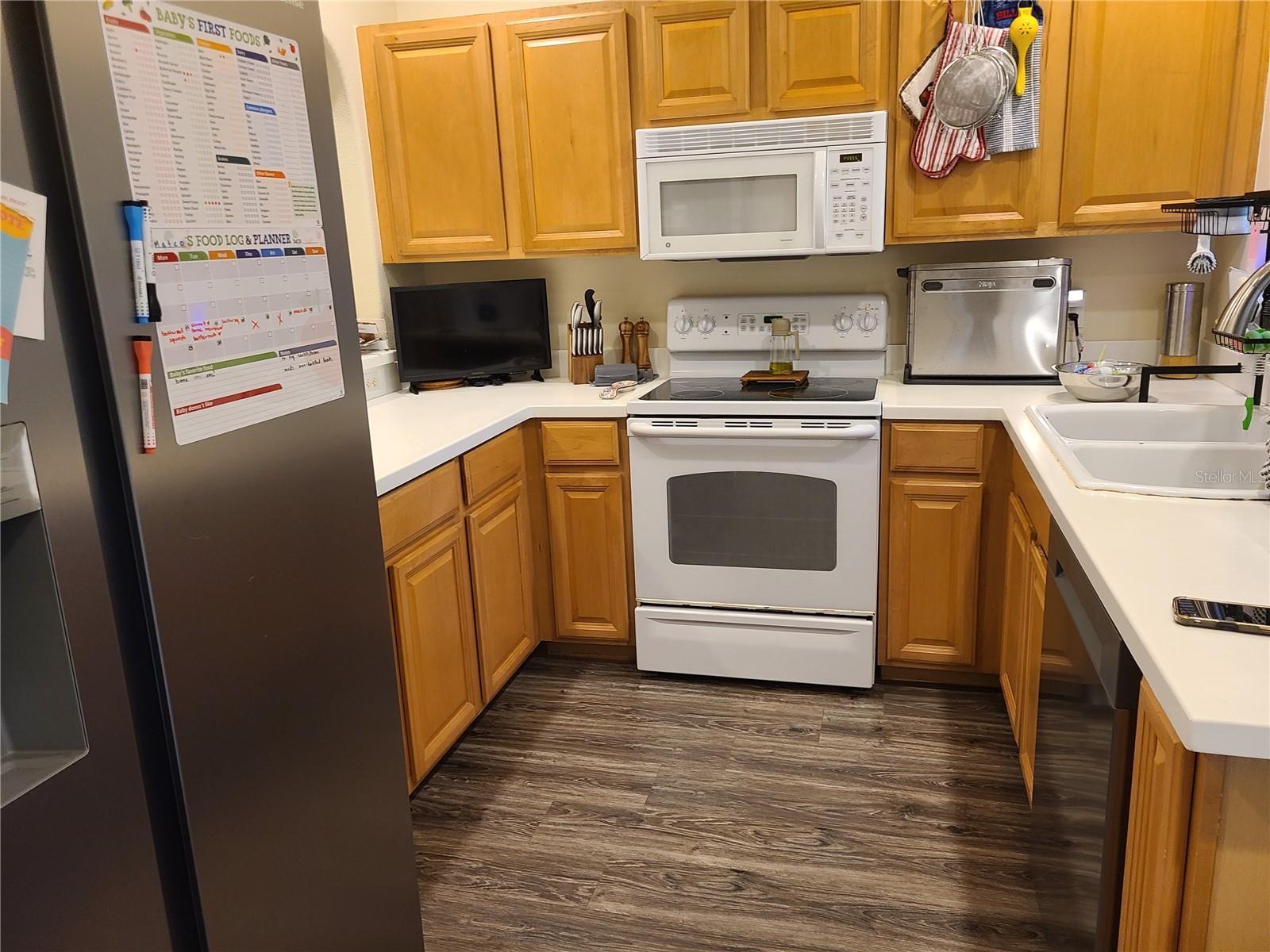 TOWNHOMES AT LIGHTHOUSE COVE I CONDO - Residential Lease