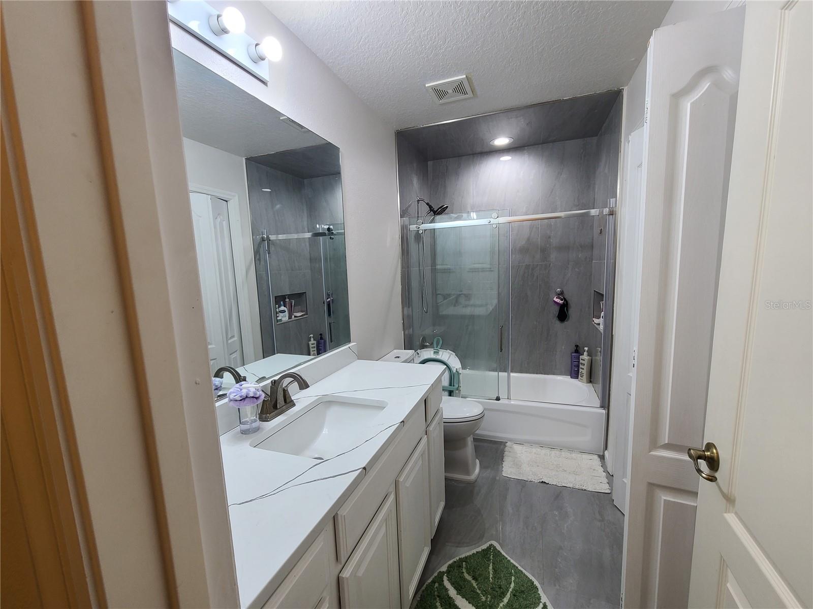 TOWNHOMES AT LIGHTHOUSE COVE I CONDO - Residential Lease