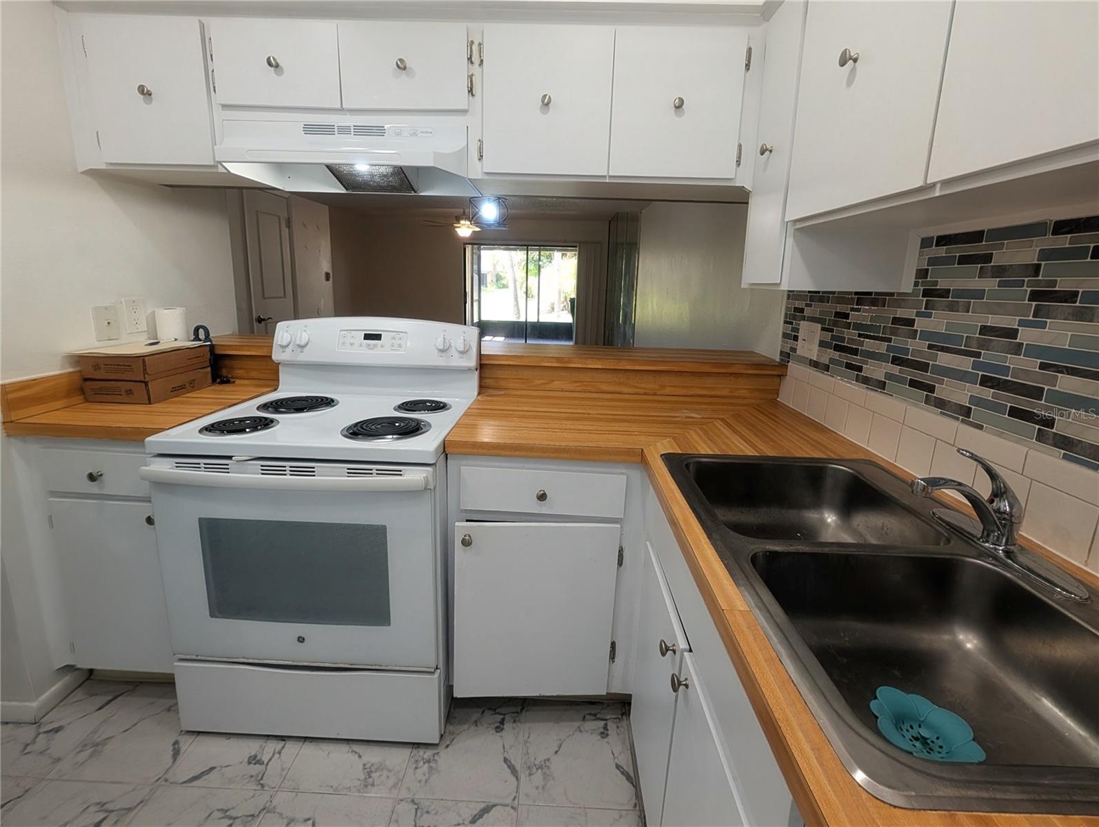 TOWNHOMES OF LAKE SEMINOLE - Residential