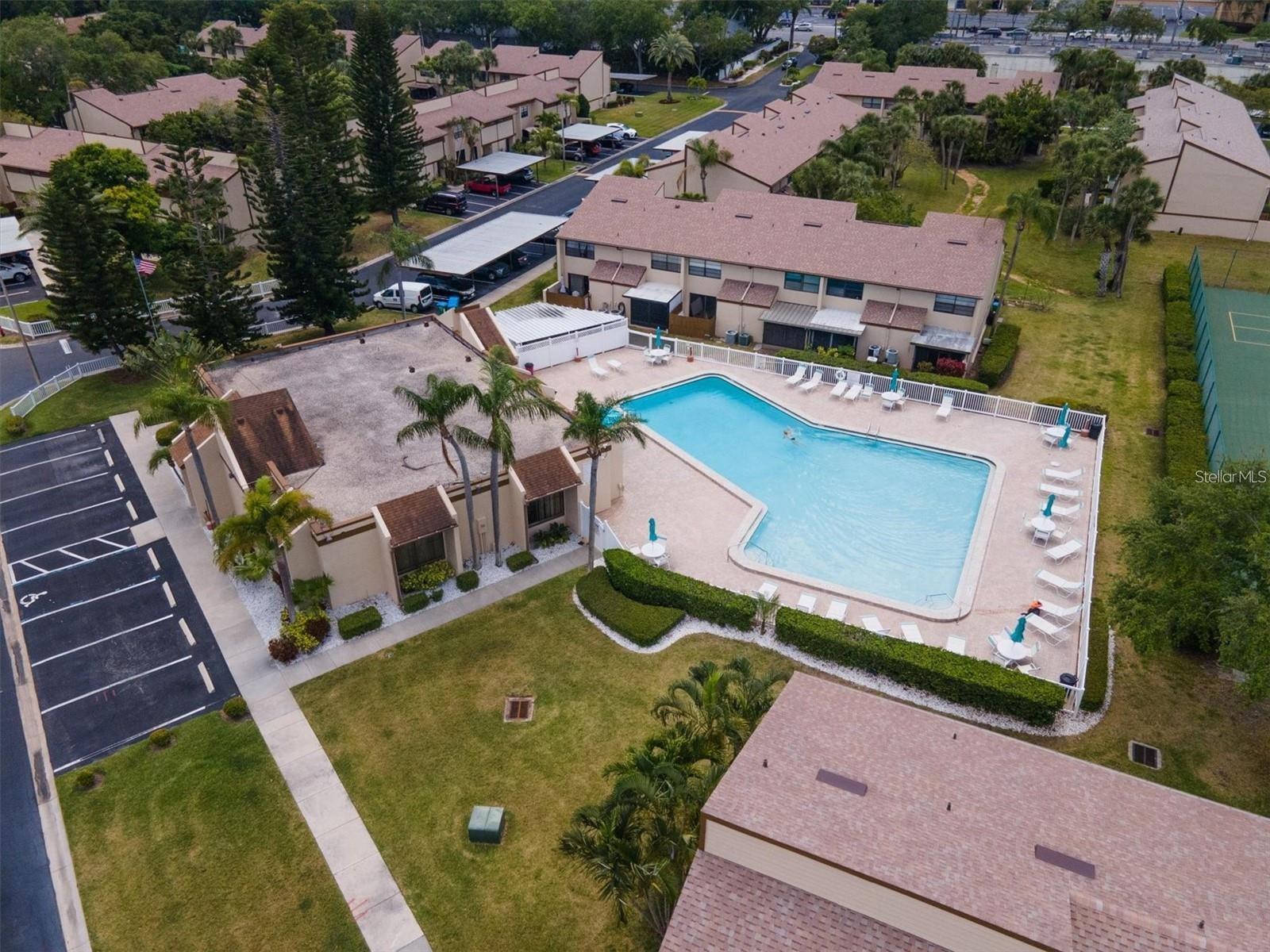 TOWNHOMES OF LAKE SEMINOLE - Residential
