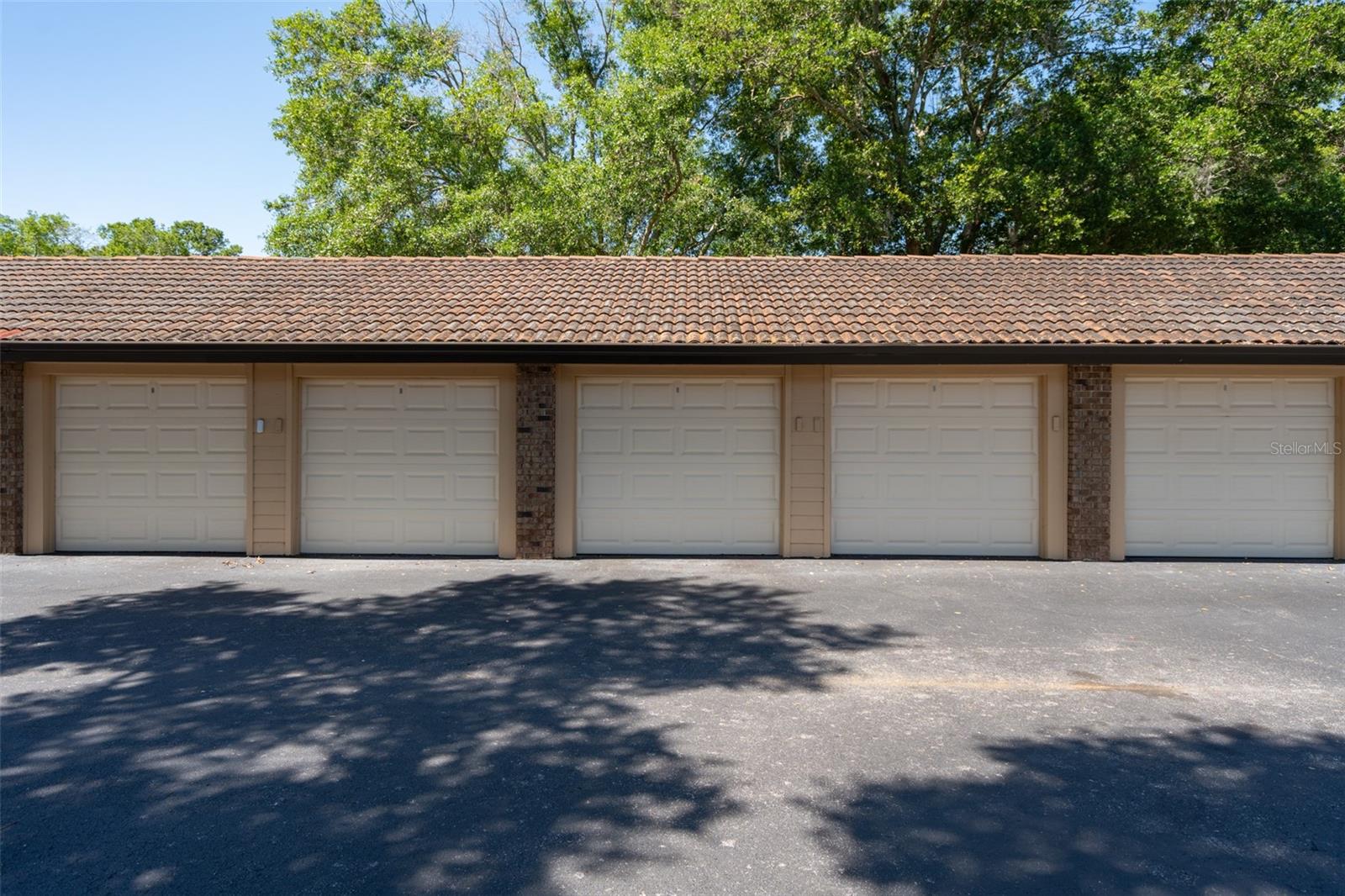 LAKEVIEW GARDENS AT WEKIVA COVE 1 A CONDO - Residential