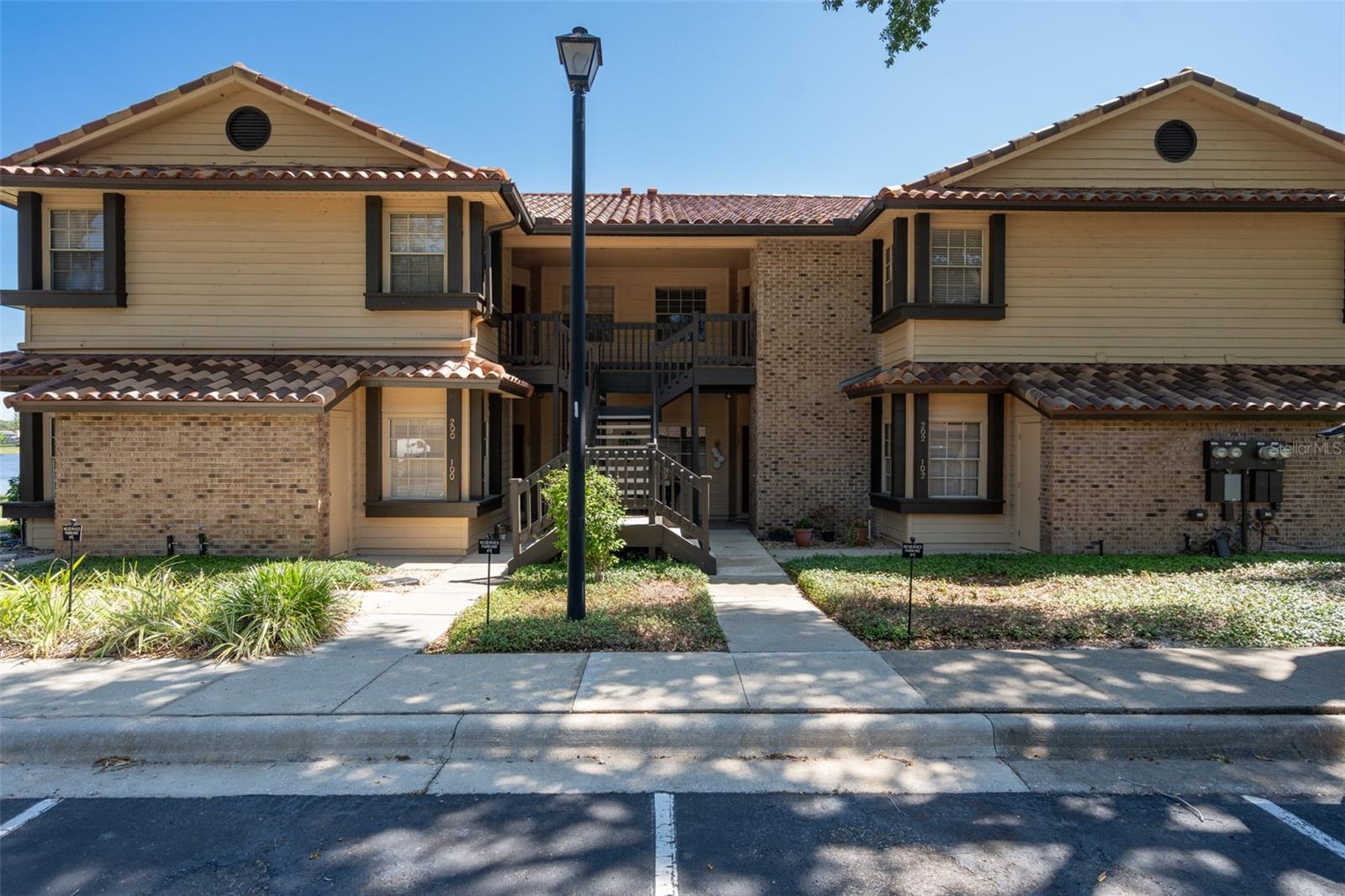 LAKEVIEW GARDENS AT WEKIVA COVE 1 A CONDO - Residential
