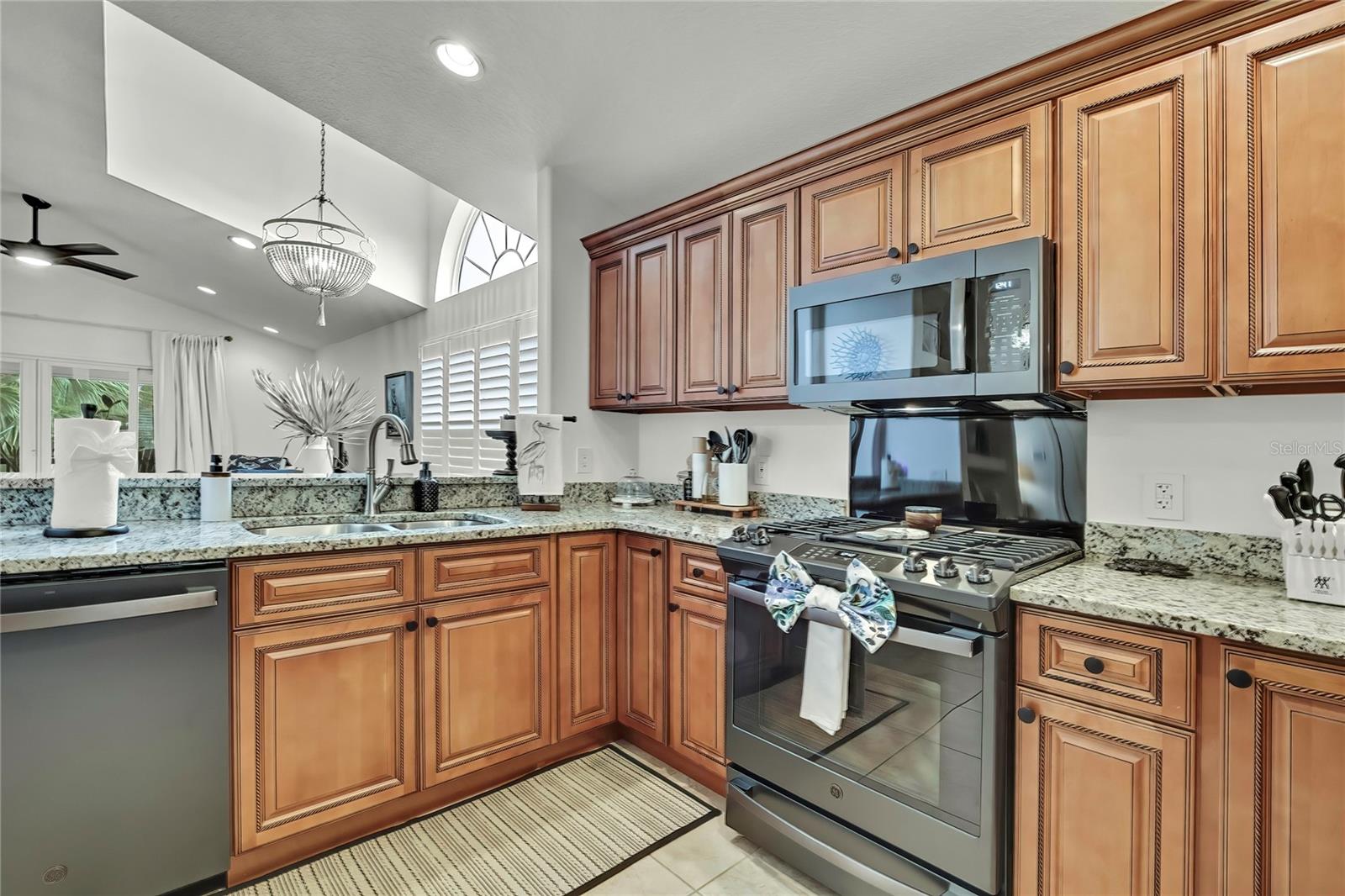RIVER COVE LNDGS III - Residential