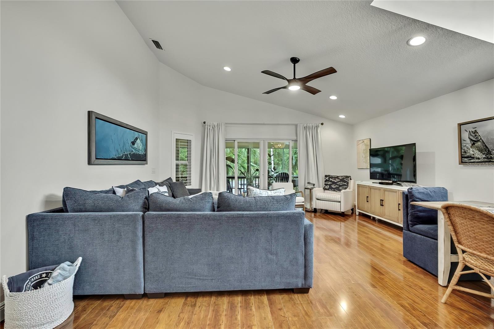 RIVER COVE LNDGS III - Residential