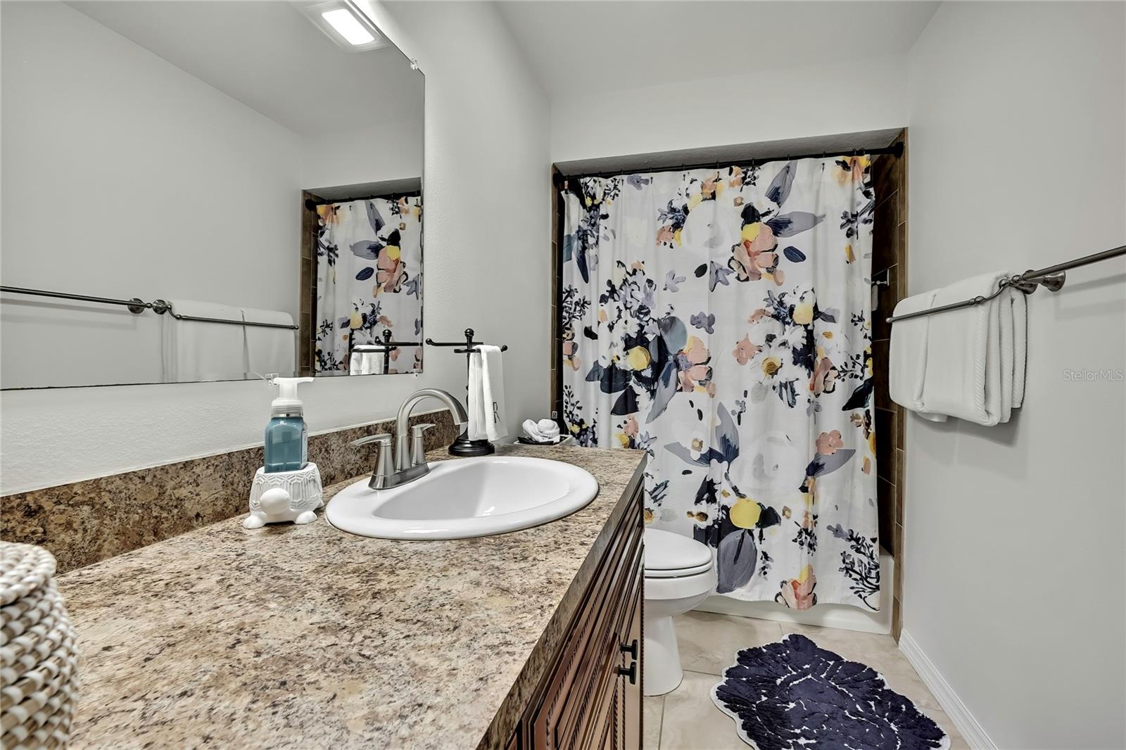 RIVER COVE LNDGS III - Residential