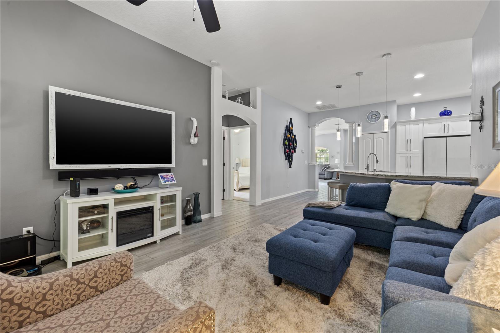 SEVEN OAKS - Residential