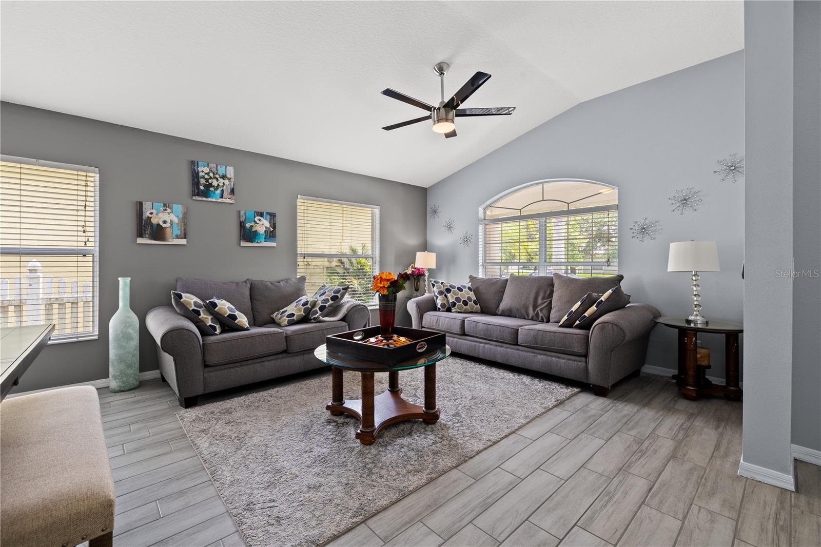 SEVEN OAKS - Residential