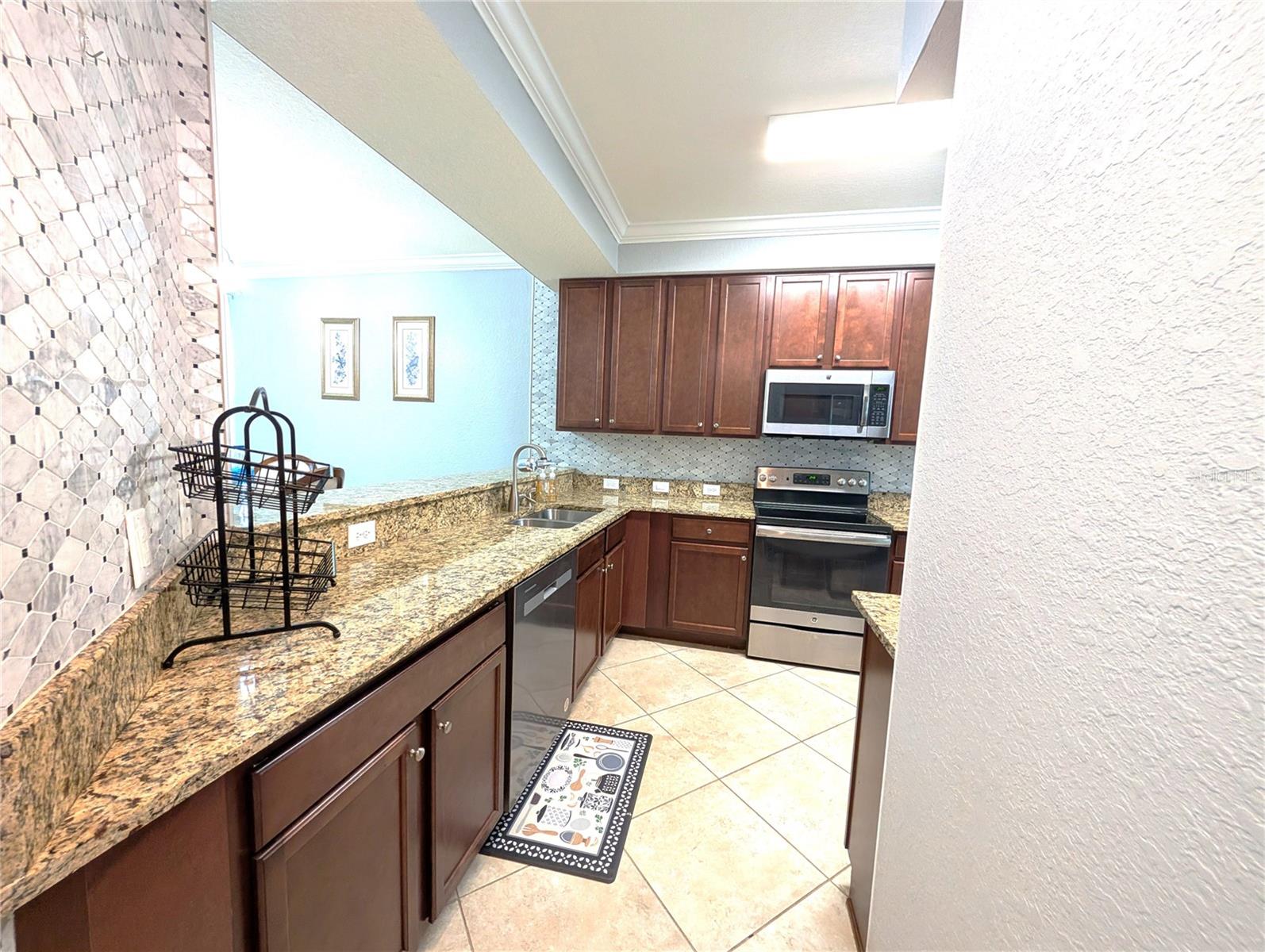 LAKEWOOD NATIONAL - Residential