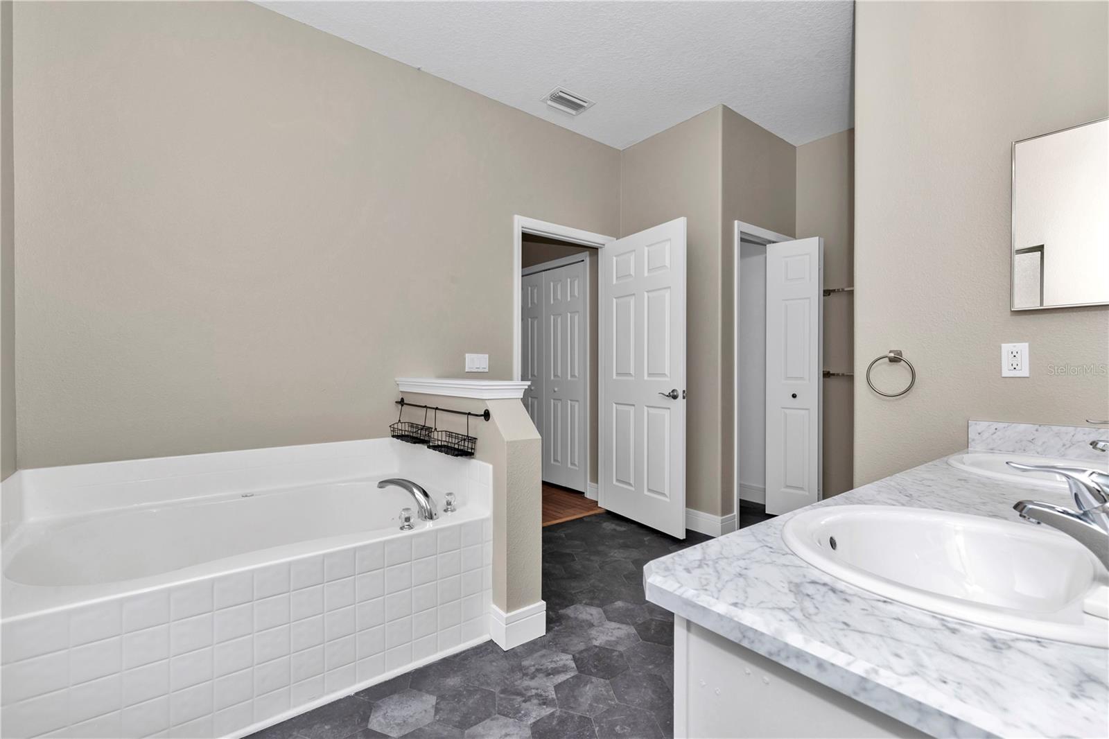 RAVEN GLEN - Residential