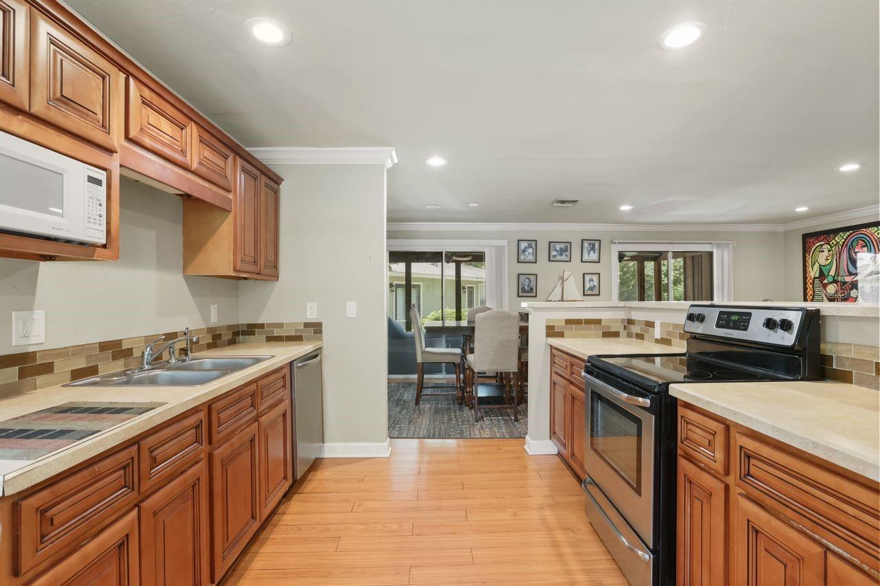SWEETWATER OAKS SEC 03 - Residential