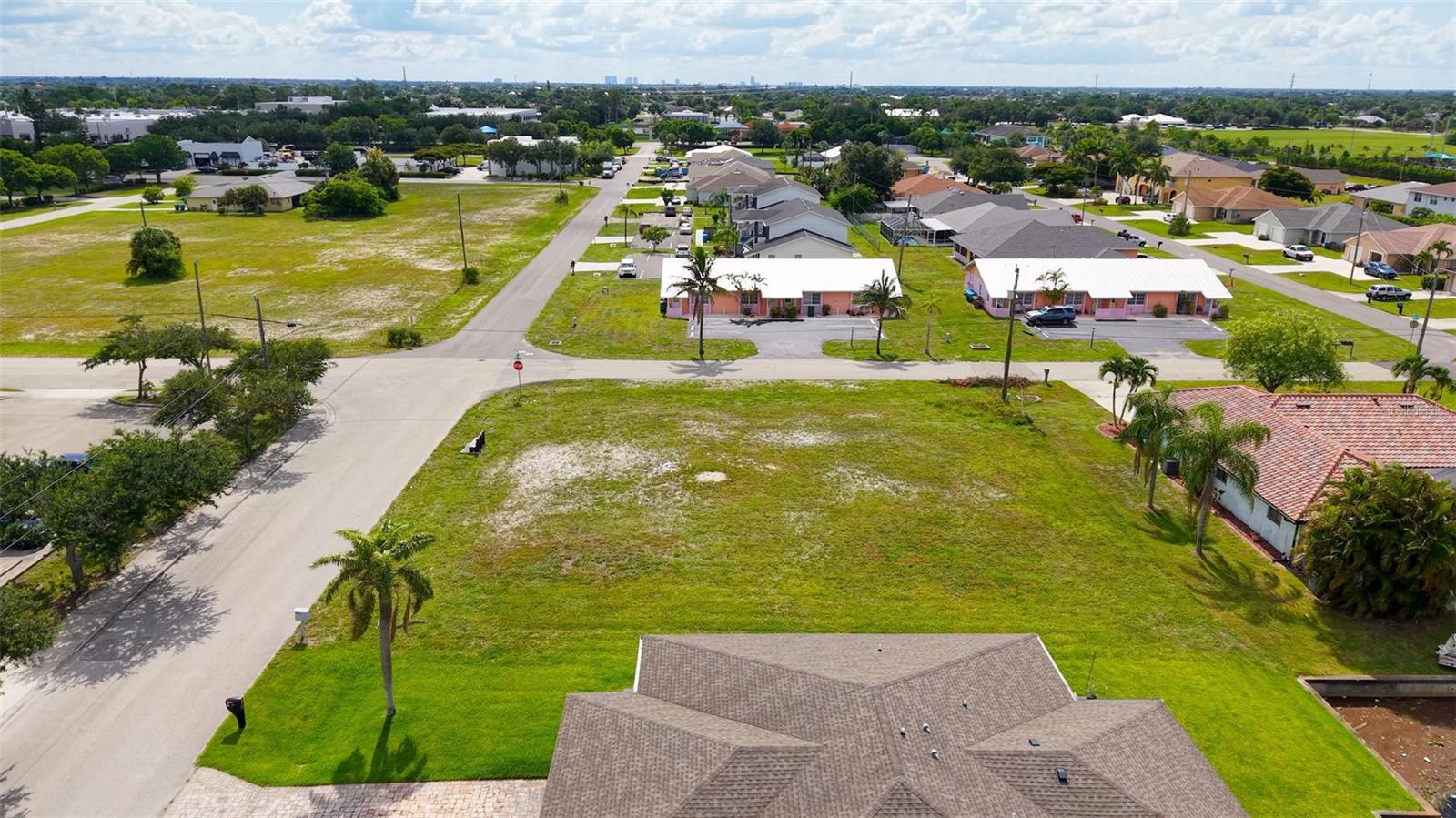 CAPE CORAL - Land