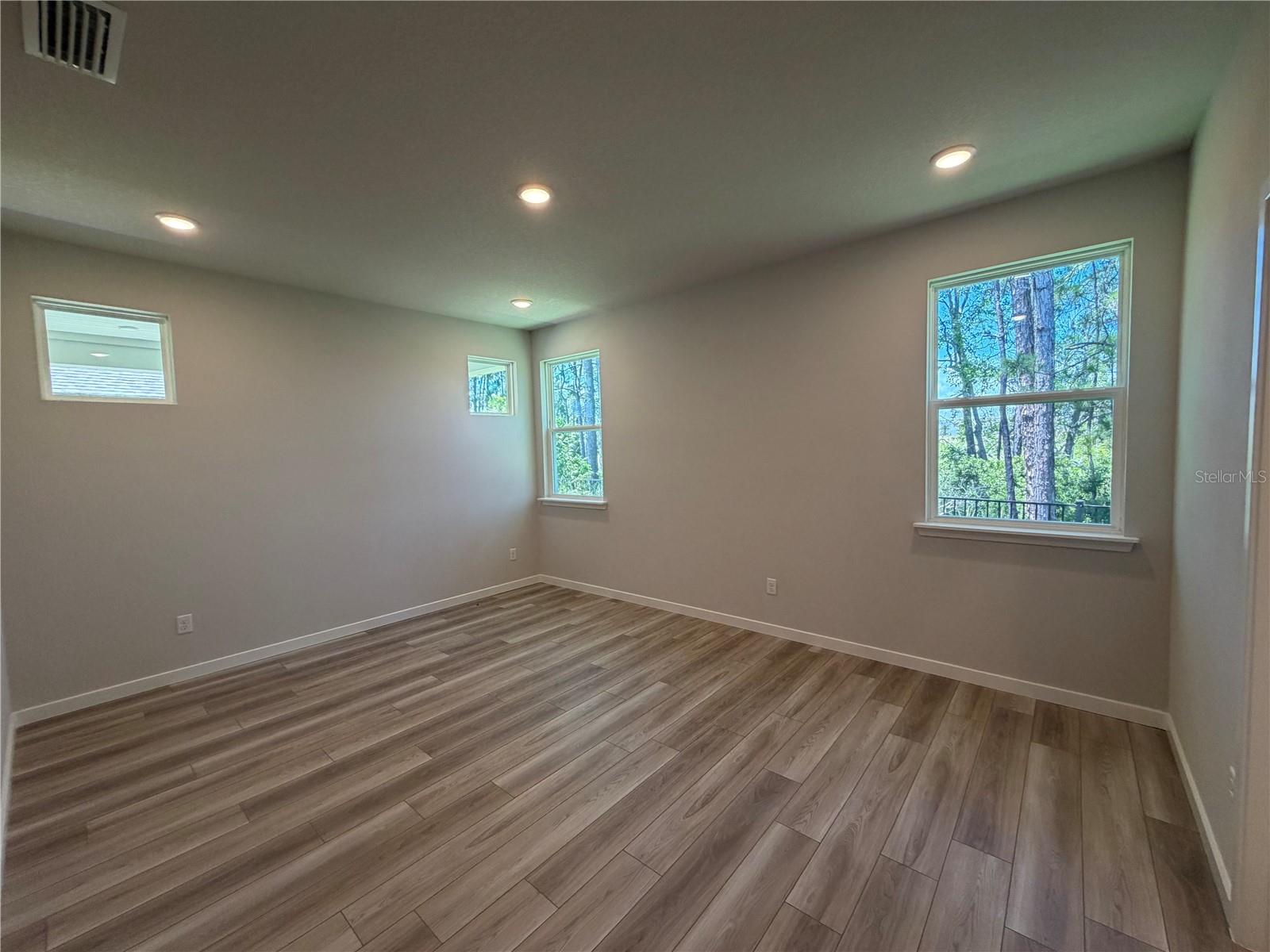 RESERVE EAST - Residential