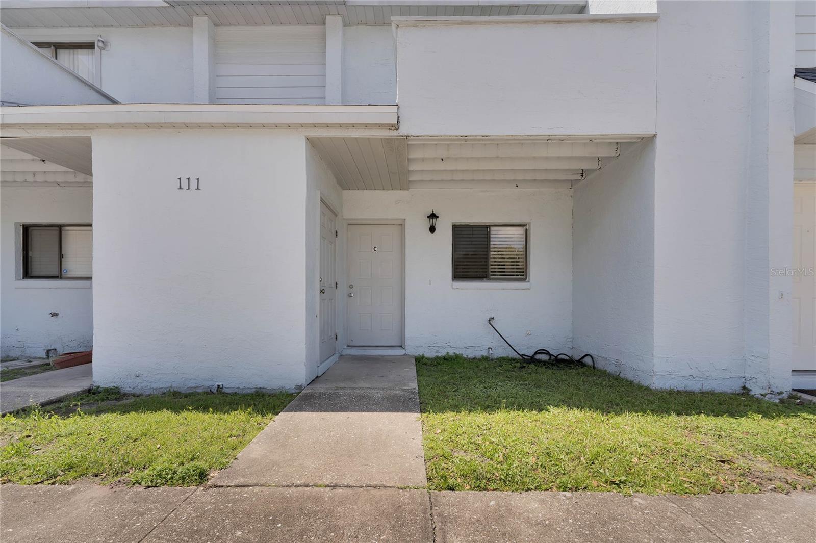Great 2 bedroom 2.5 bath unit available in a fourplex building in BVL area.  This corner unit has tile throughout the first floor.  First floor features the kitchen, living room, dining room, laundry closet and half bath.  The second floor showcases a linen closet, two bedrooms each with its own bathroom.  Main bedroom has a balcony with storage room.  An additional storage room in the back patio.
Come to see it before its gone!