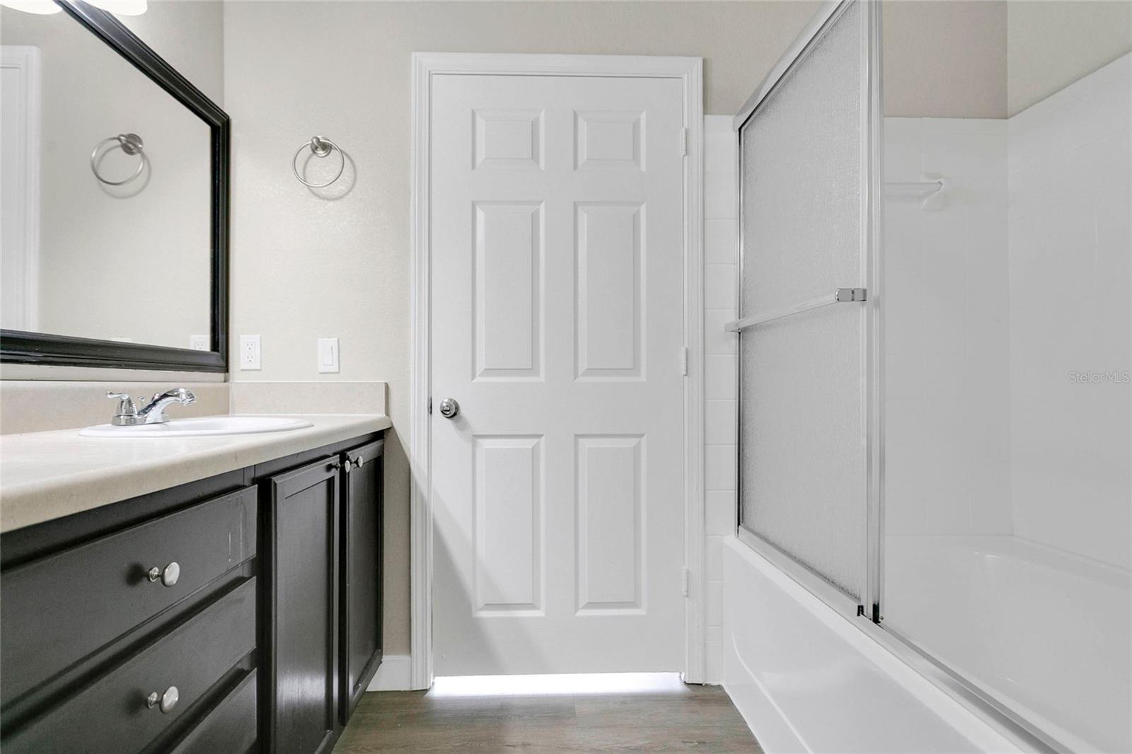 CENTRAL PK/LEE VISTA - Residential