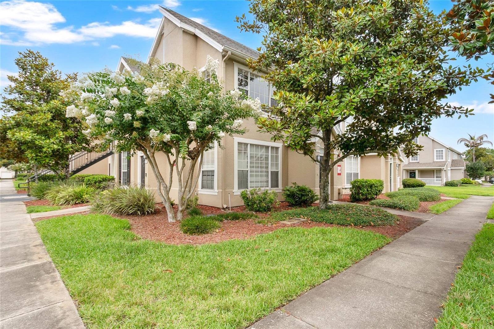 CENTRAL PK/LEE VISTA - Residential