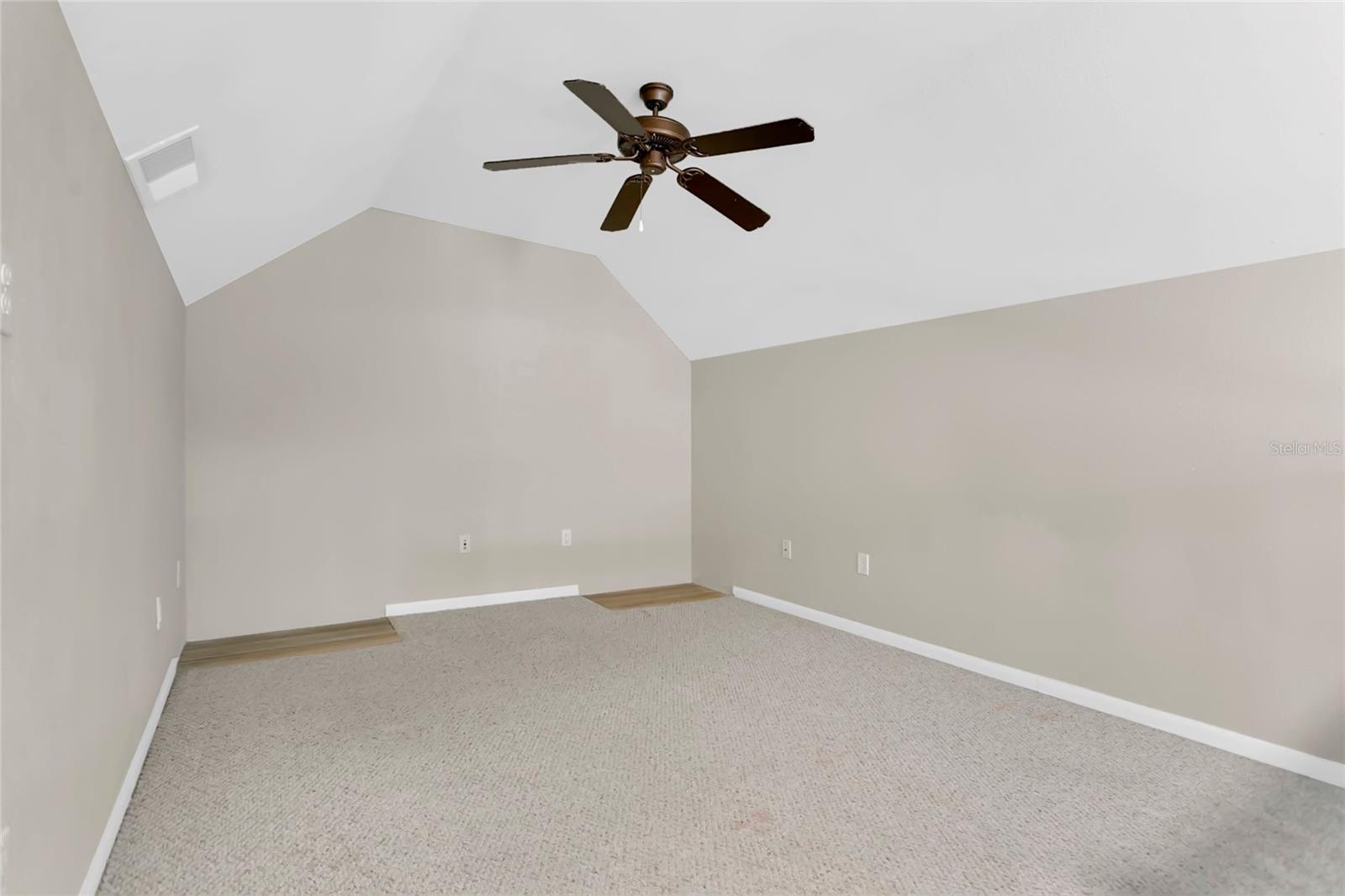 CENTRAL PK/LEE VISTA - Residential
