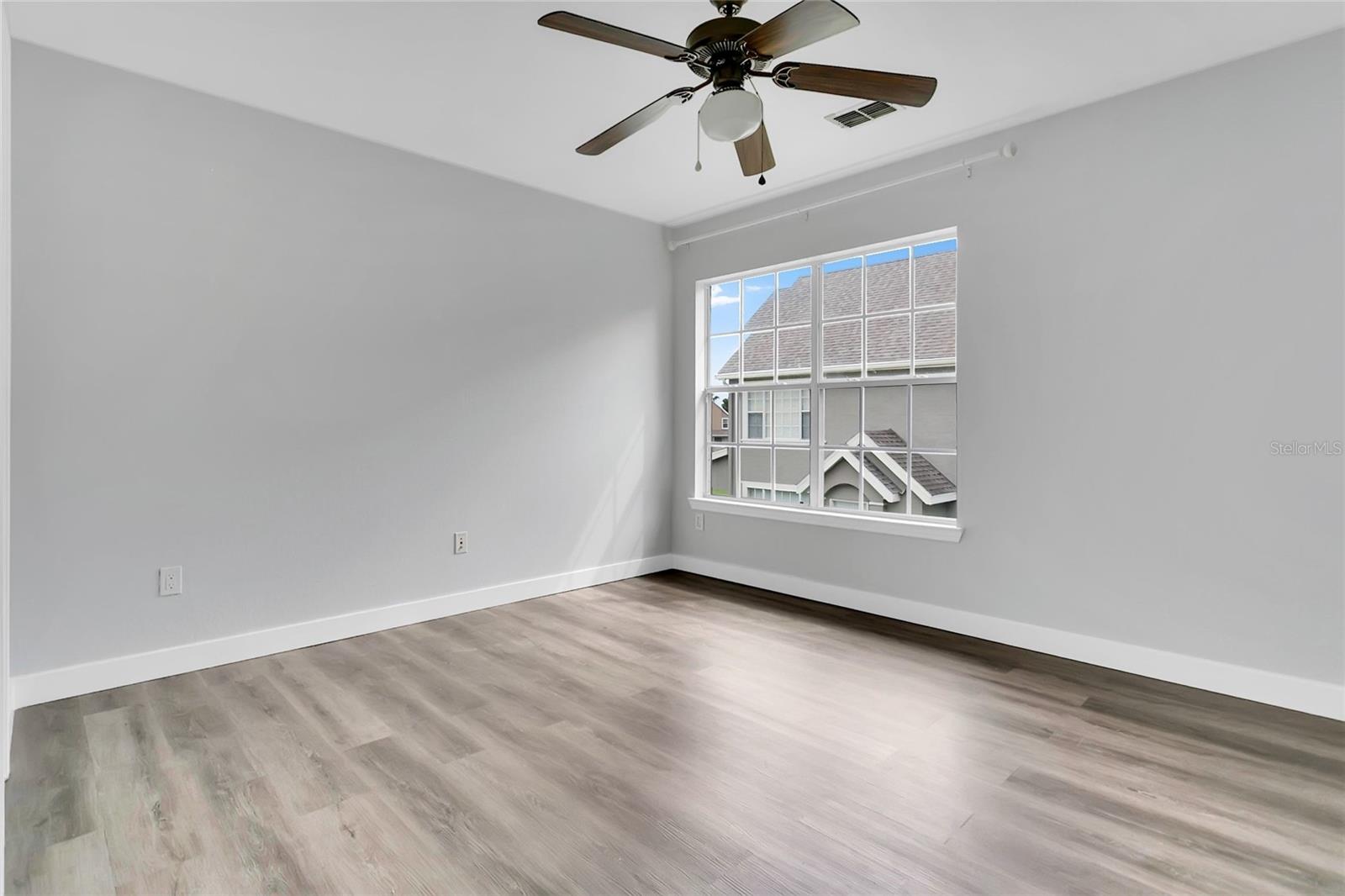 CENTRAL PK/LEE VISTA - Residential