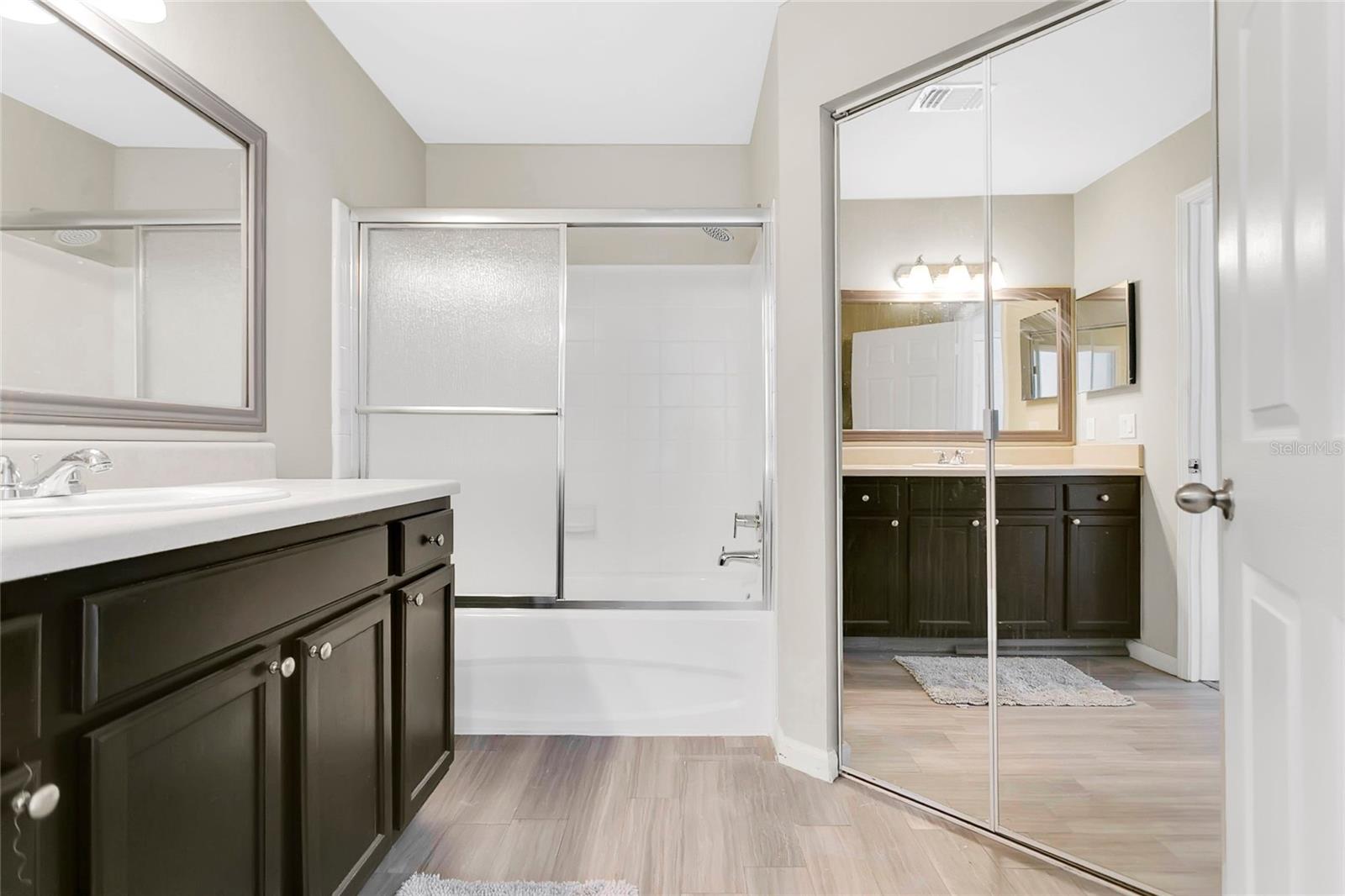 CENTRAL PK/LEE VISTA - Residential