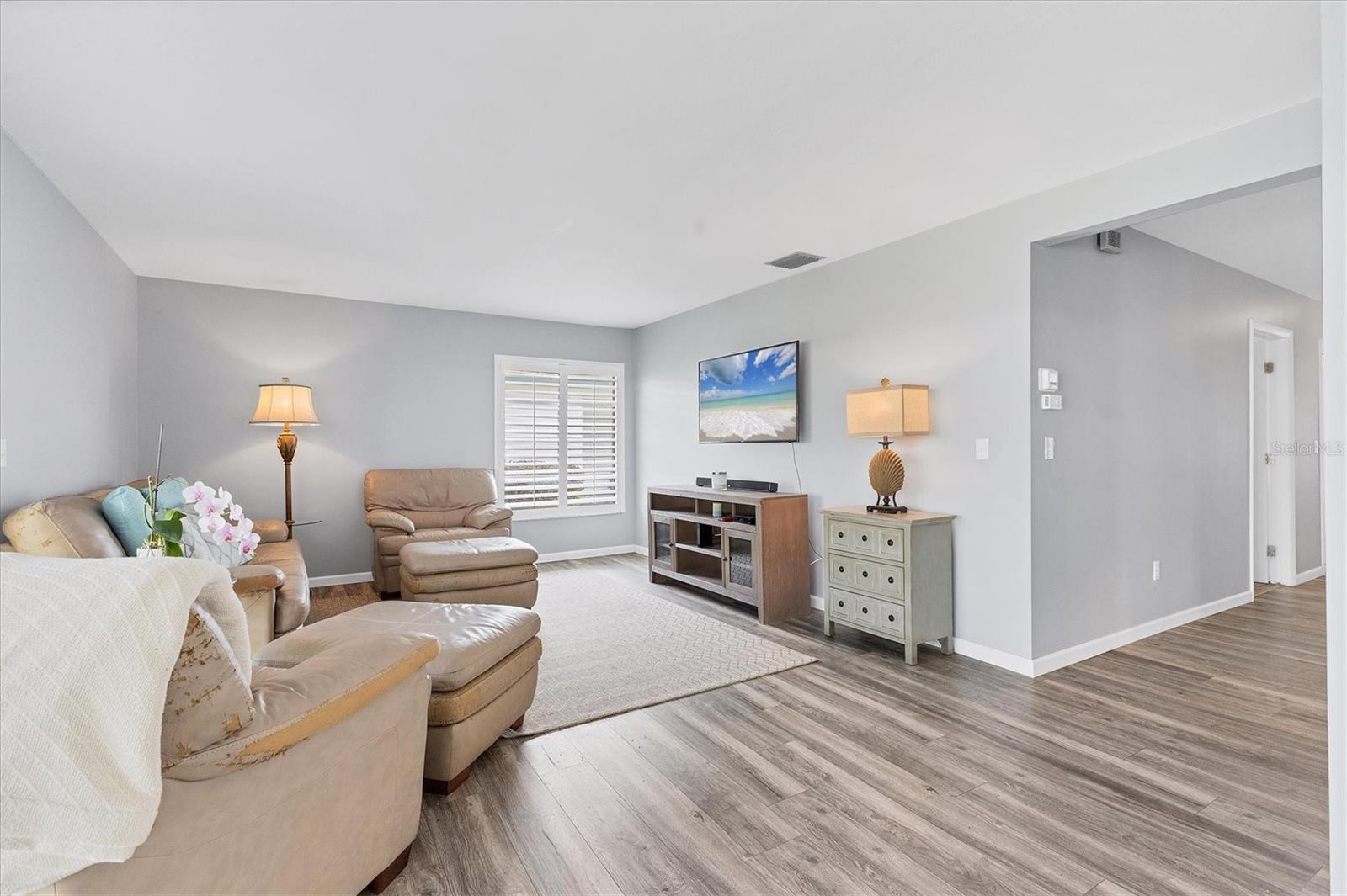 VILLAGE GREEN OF BRADENTON SEC 8 - Residential