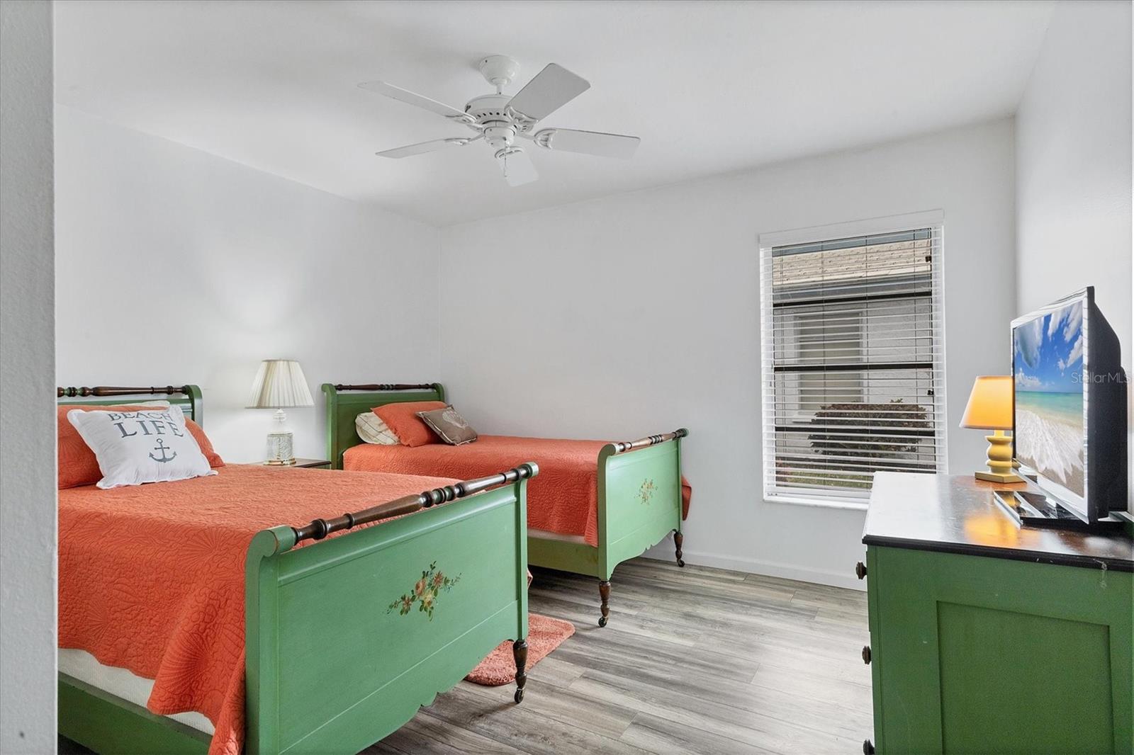 VILLAGE GREEN OF BRADENTON SEC 8 - Residential