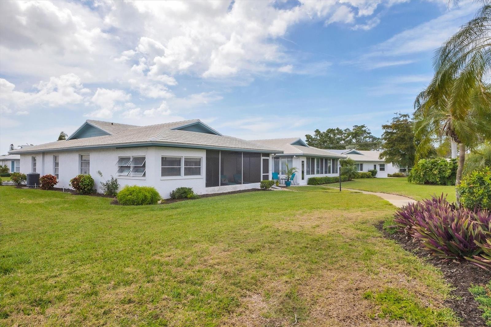 VILLAGE GREEN OF BRADENTON SEC 8 - Residential