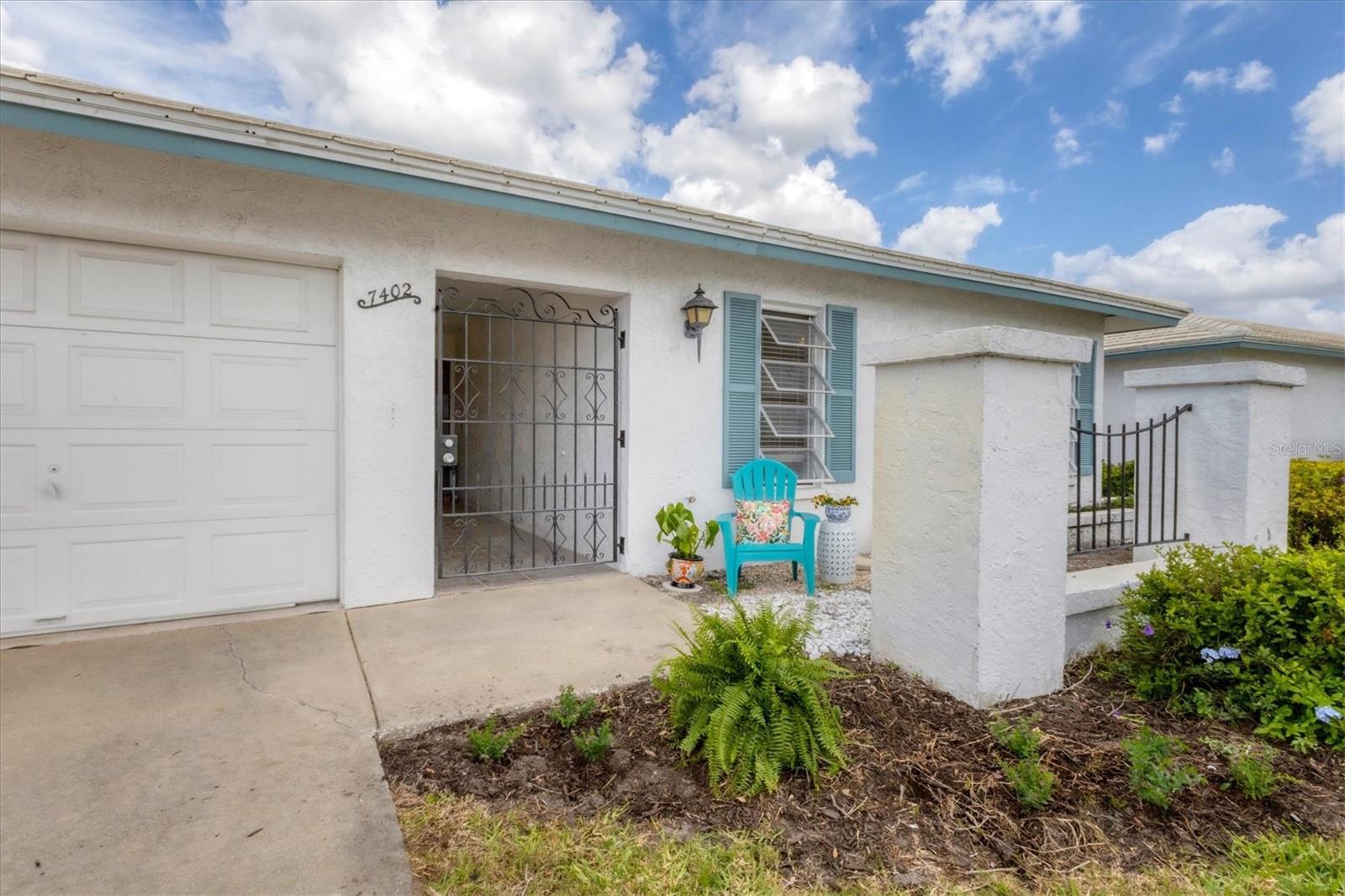 VILLAGE GREEN OF BRADENTON SEC 8 - Residential