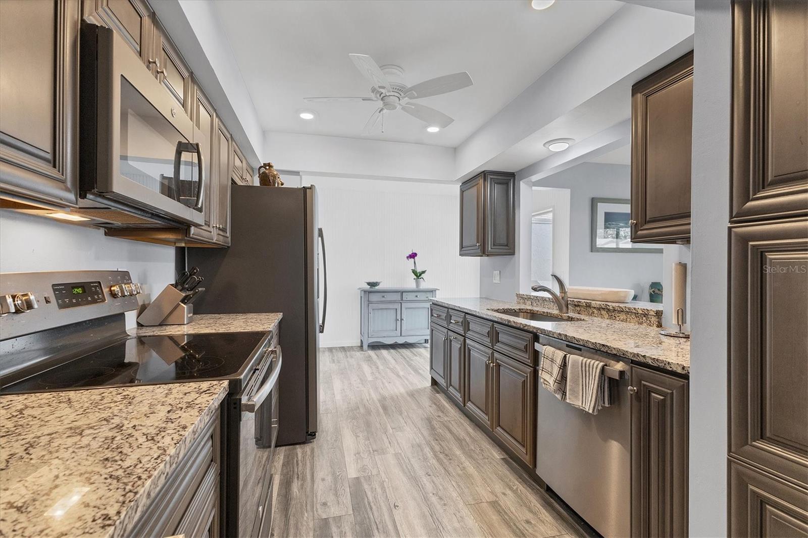 VILLAGE GREEN OF BRADENTON SEC 8 - Residential