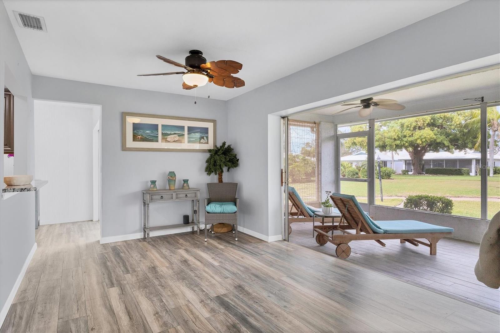VILLAGE GREEN OF BRADENTON SEC 8 - Residential