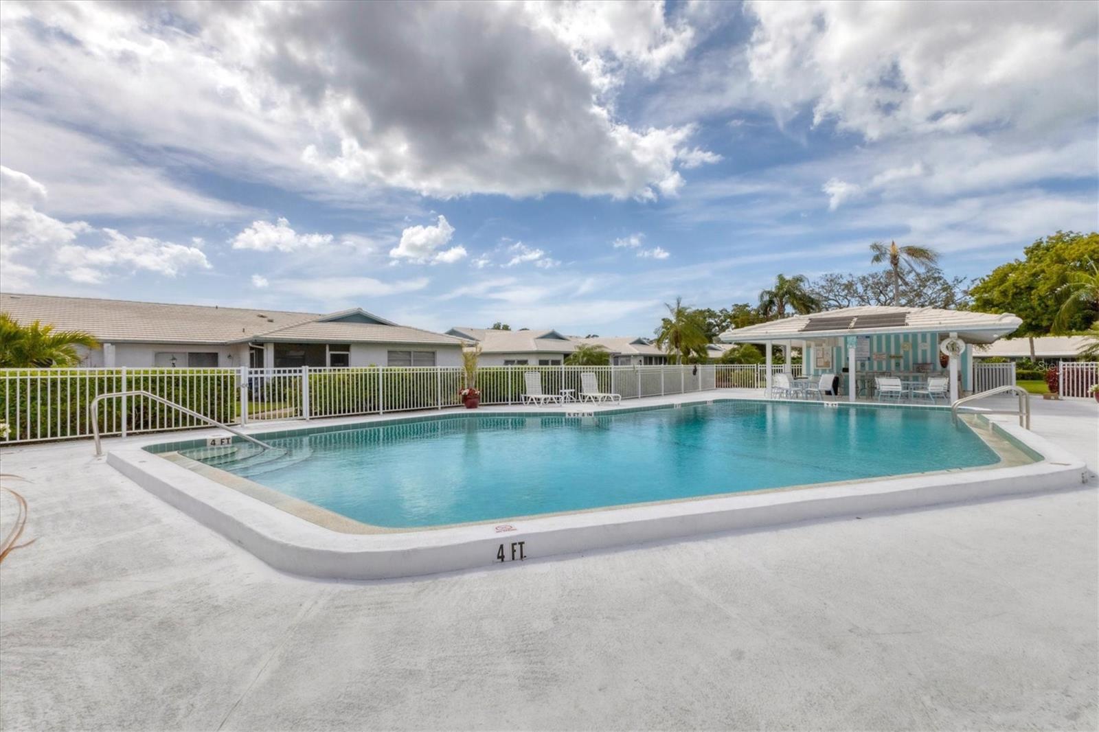 VILLAGE GREEN OF BRADENTON SEC 8 - Residential
