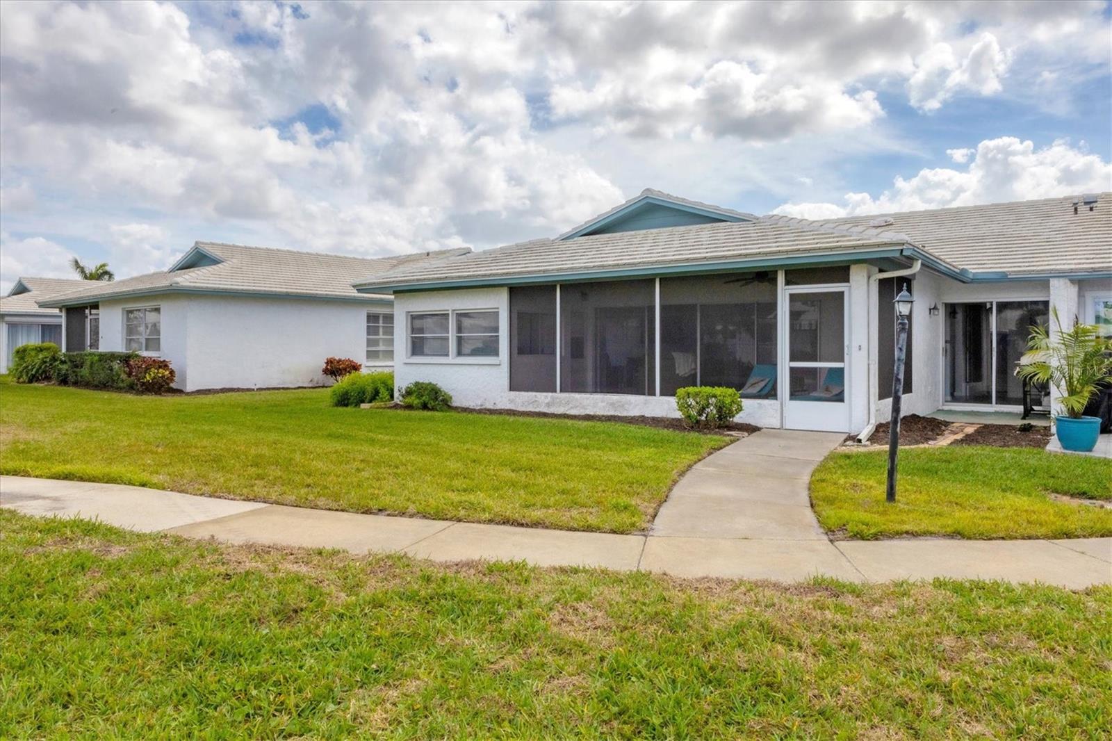 VILLAGE GREEN OF BRADENTON SEC 8 - Residential