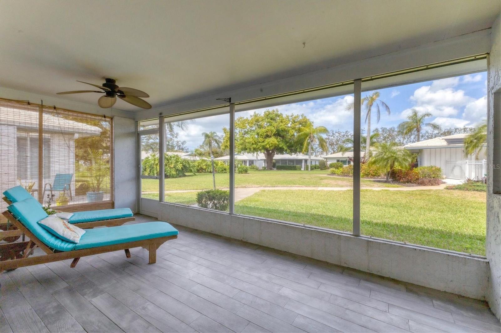 VILLAGE GREEN OF BRADENTON SEC 8 - Residential