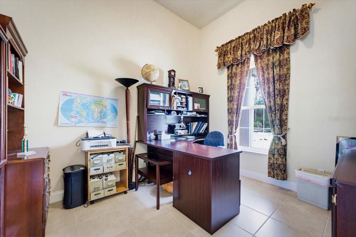 ASSESSORS S 01/2 SE 01/4 24 16 32 - Residential