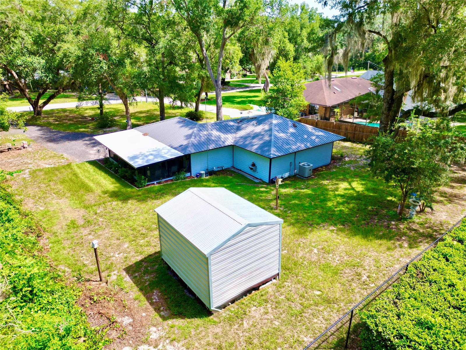 GENEVA LAKE ESTATES - Residential