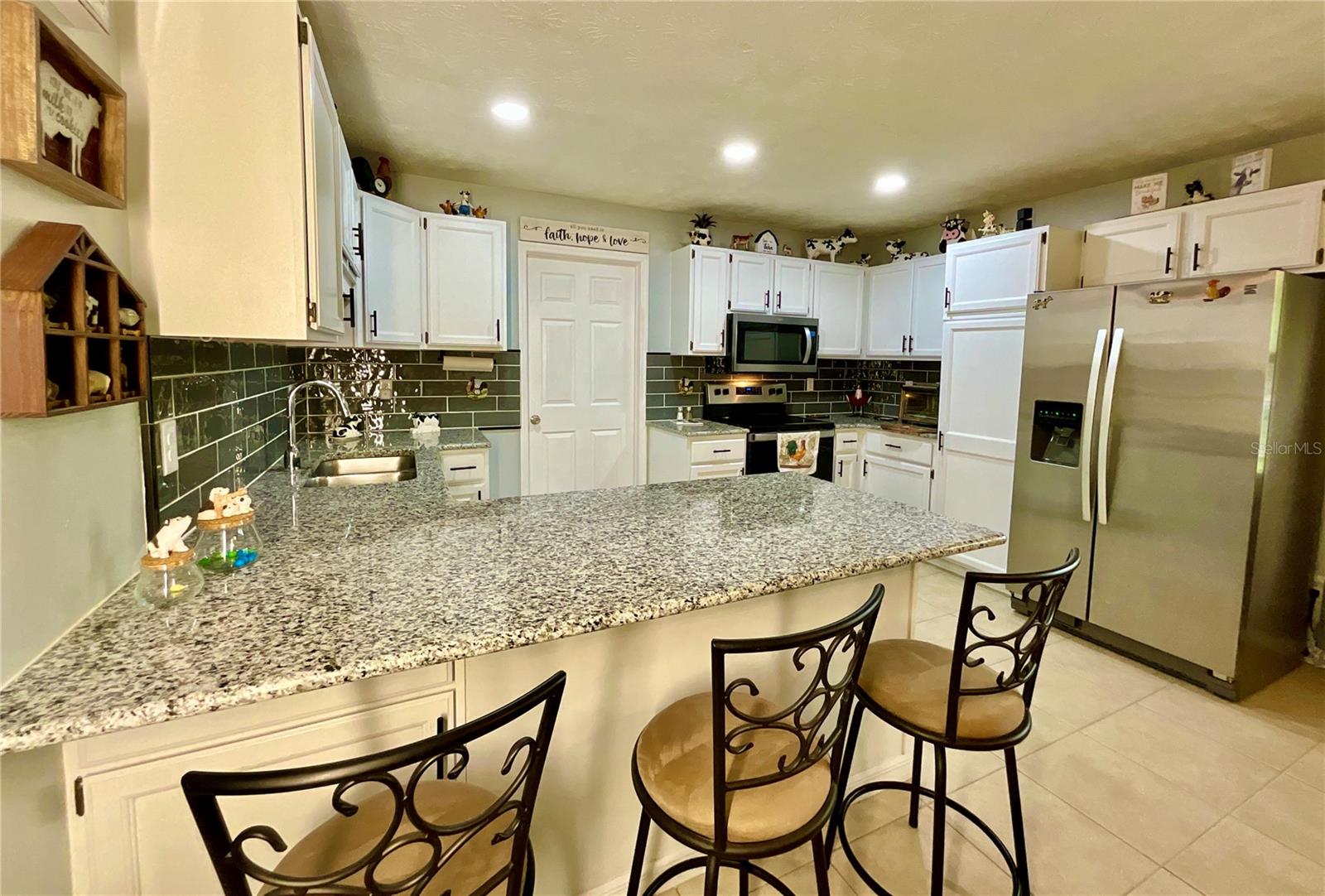 GENEVA LAKE ESTATES - Residential