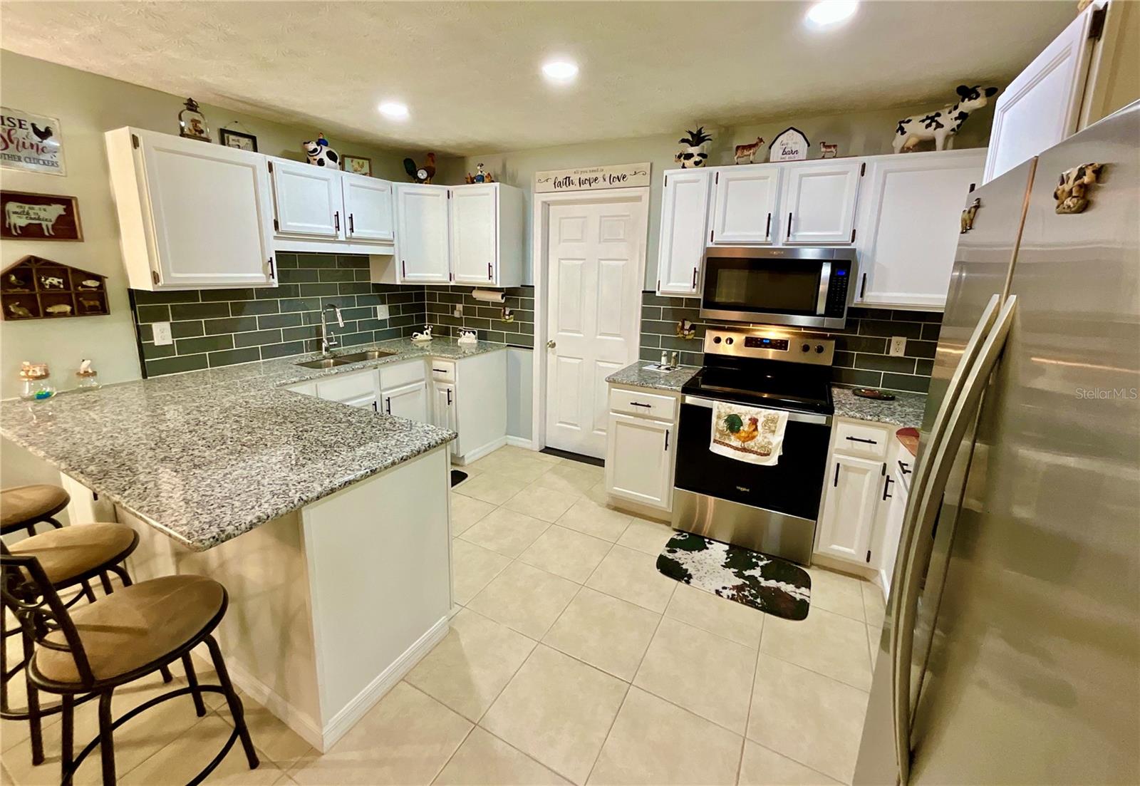 GENEVA LAKE ESTATES - Residential