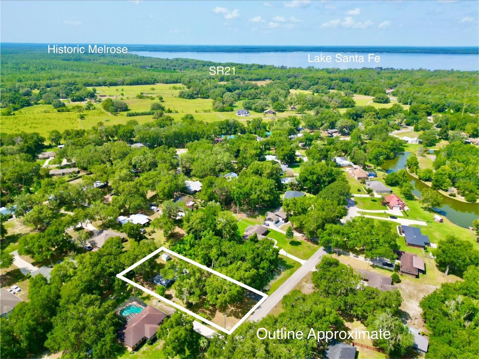 GENEVA LAKE ESTATES - Residential