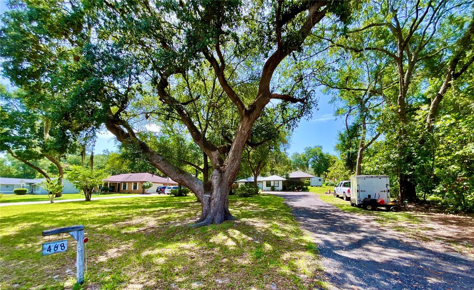 GENEVA LAKE ESTATES - Residential