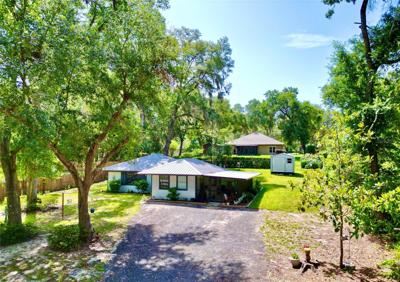 GENEVA LAKE ESTATES - Residential