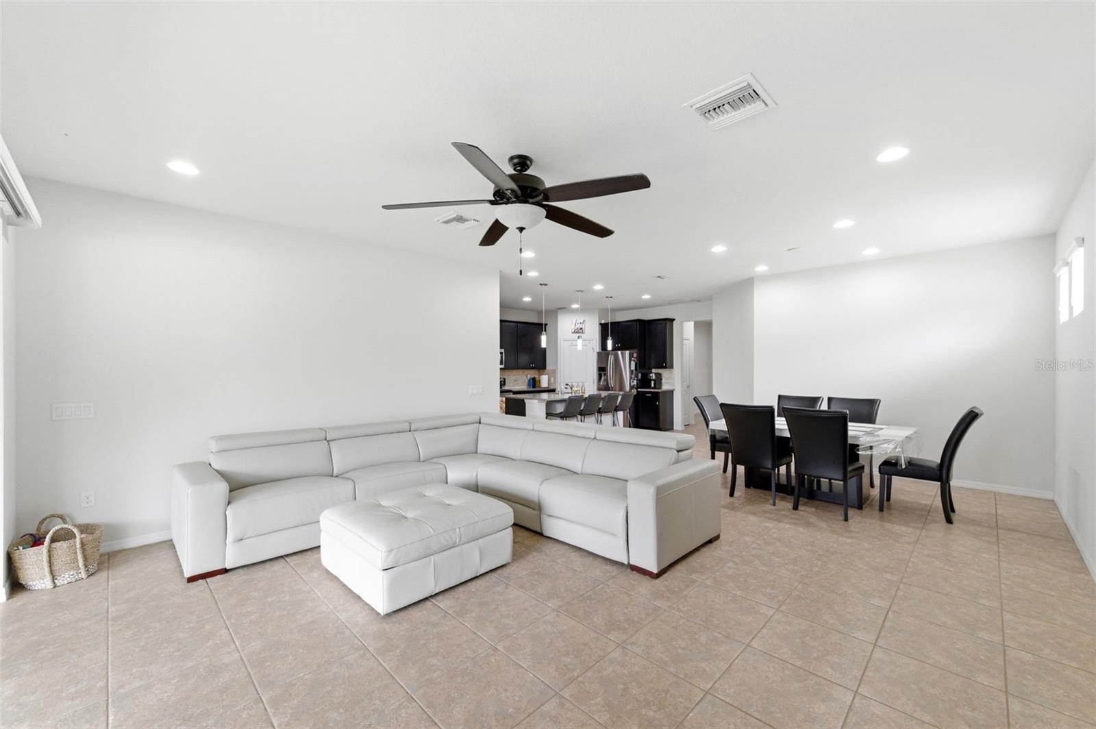 FIISHHAWK RANCH WEST PH 2A/ - Residential Lease