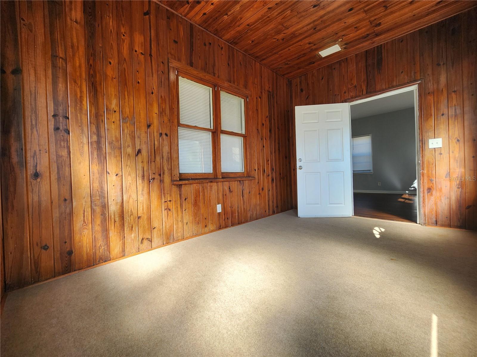 LENGLES SUB LTS 182, 187 - Residential Lease