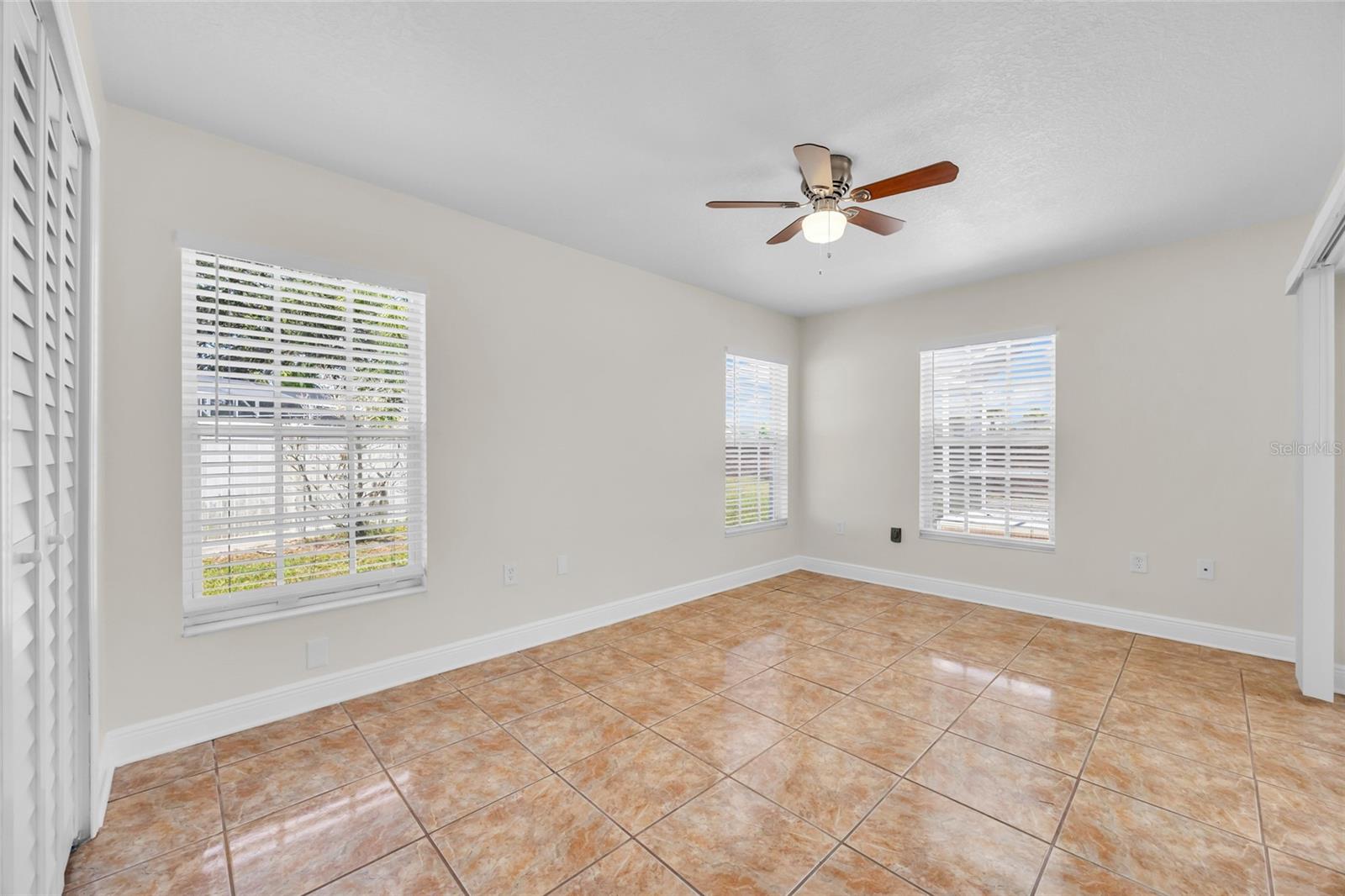 OAK ISLAND HARBOR AT FORMOSA GARDENS - Residential
