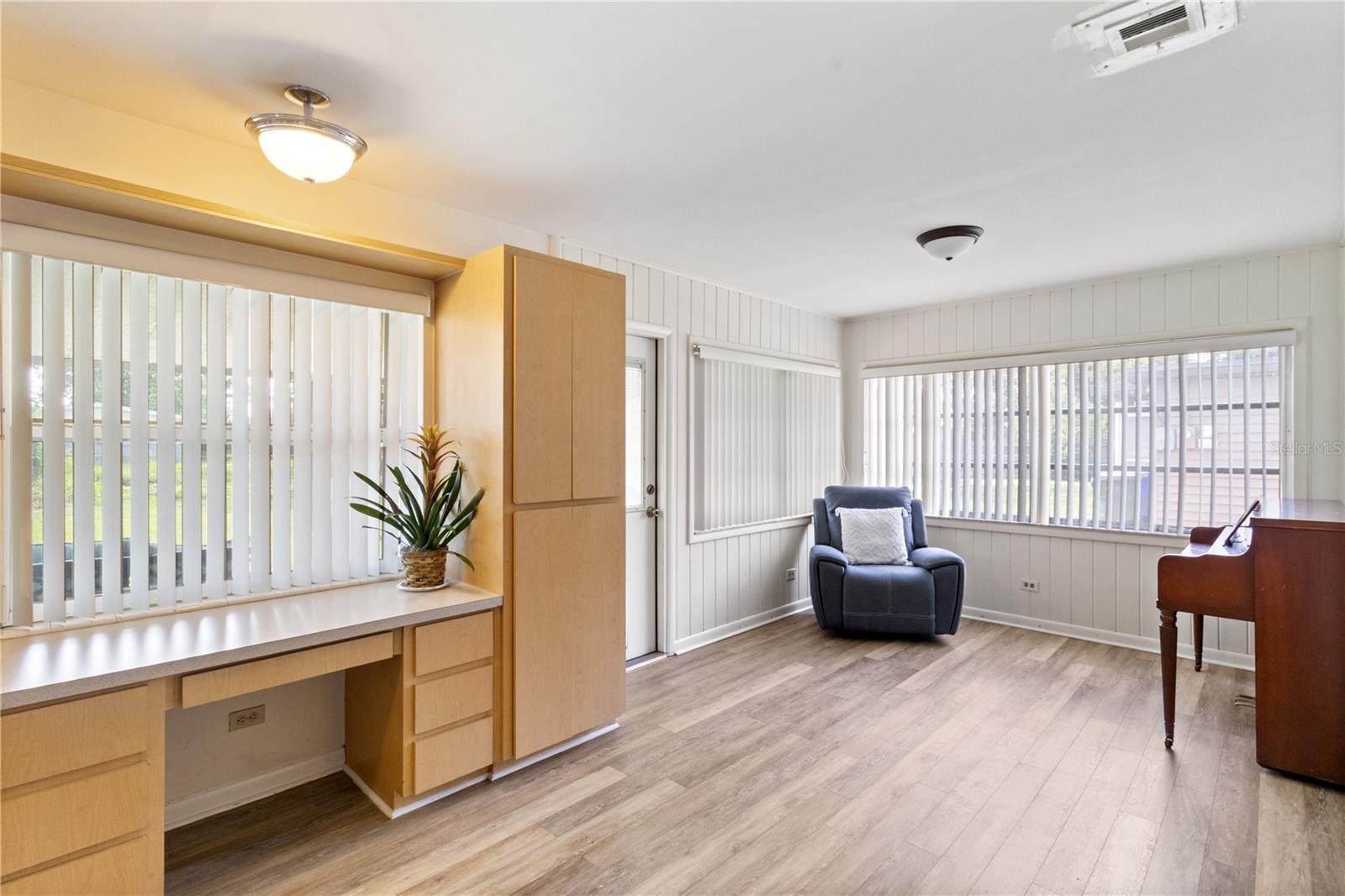 EDGEWOOD PARK - Residential