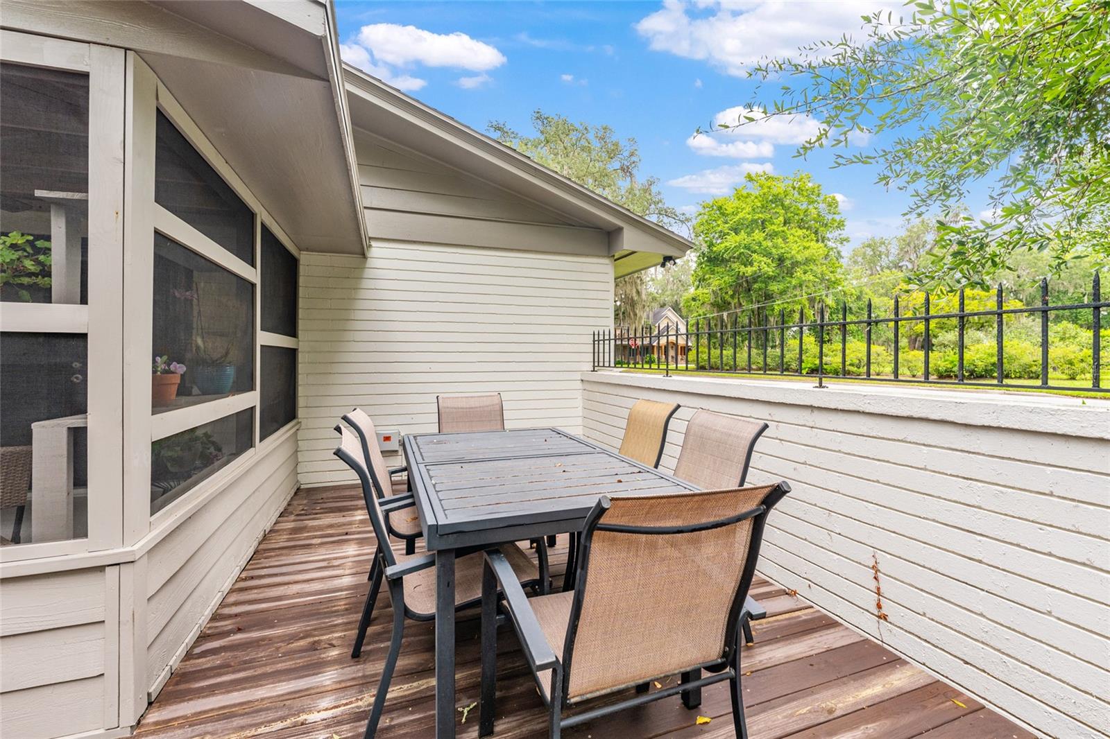 OAKLEIGH PARK - Residential