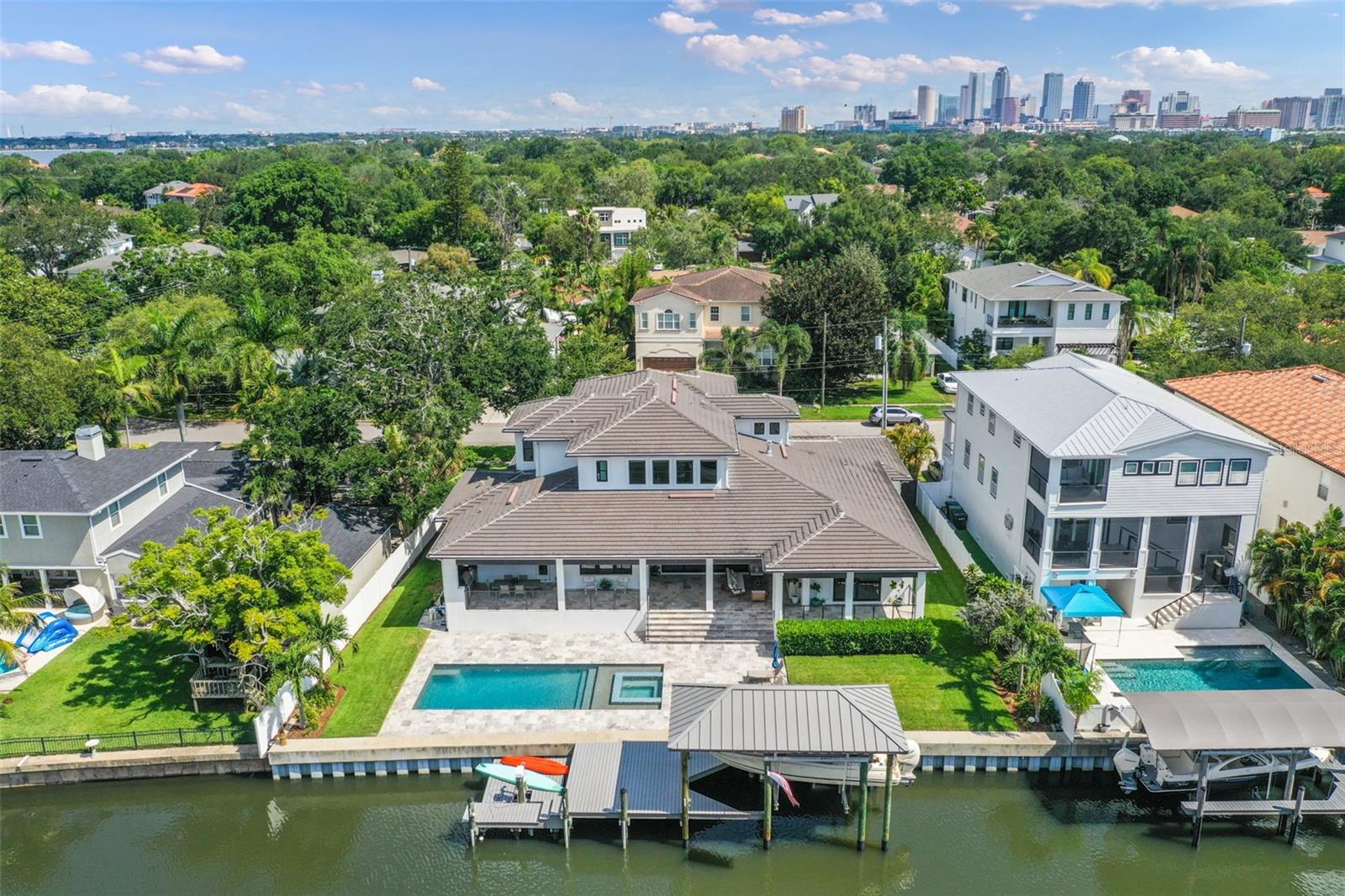 DAVIS ISLANDS PB10 PG52 TO 57 - Residential