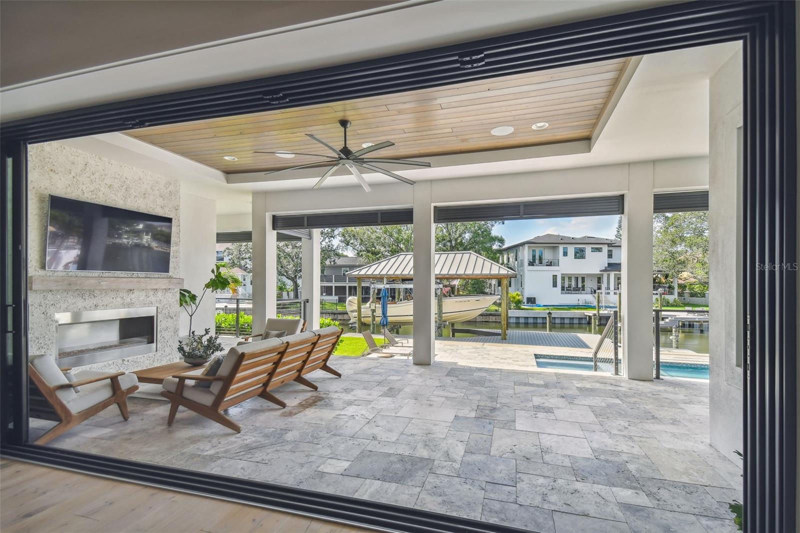 DAVIS ISLANDS PB10 PG52 TO 57 - Residential